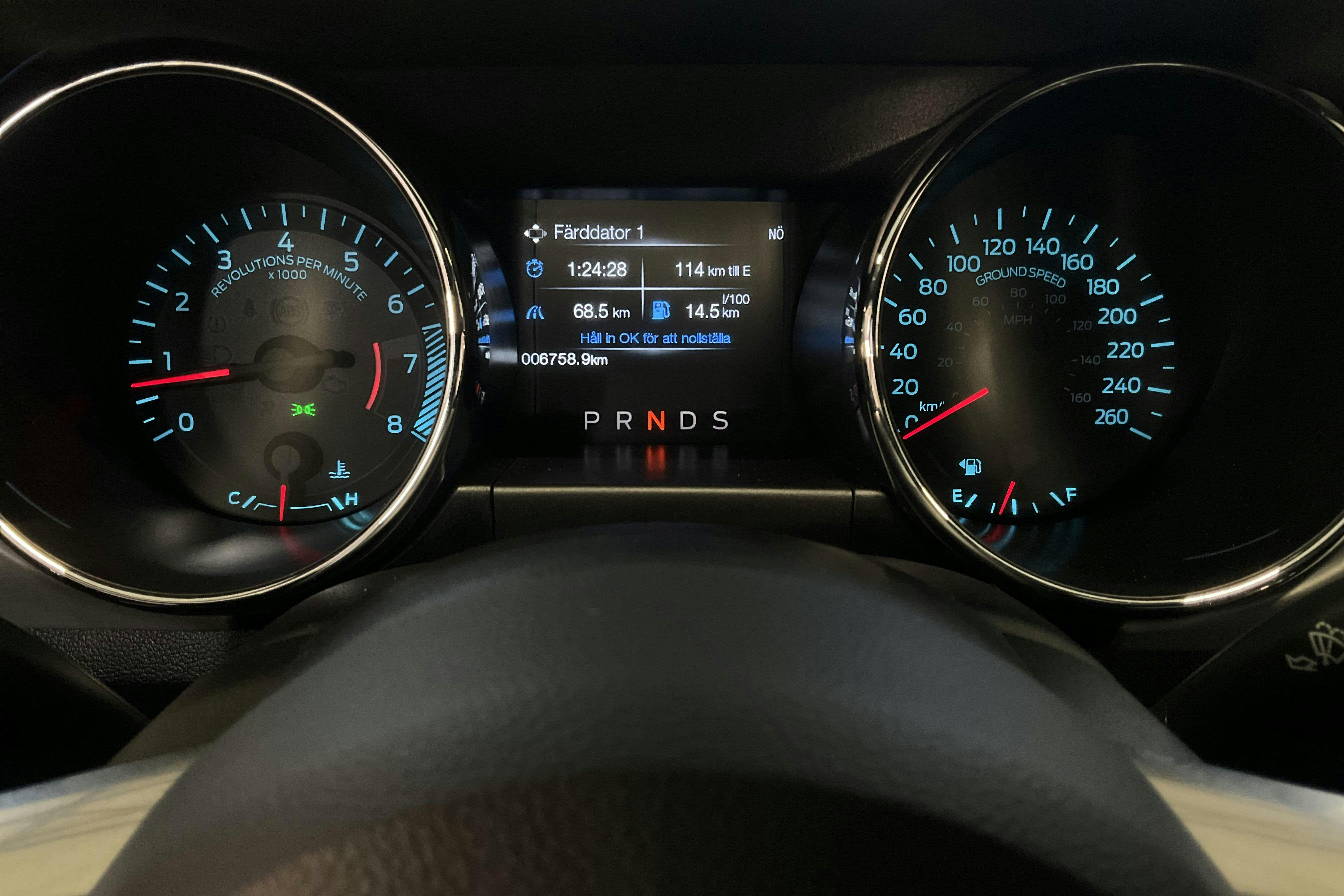 Ford Mustang GT V8 Fastback (418hk) - 6 750 km - Automatyczna - szary - 2017