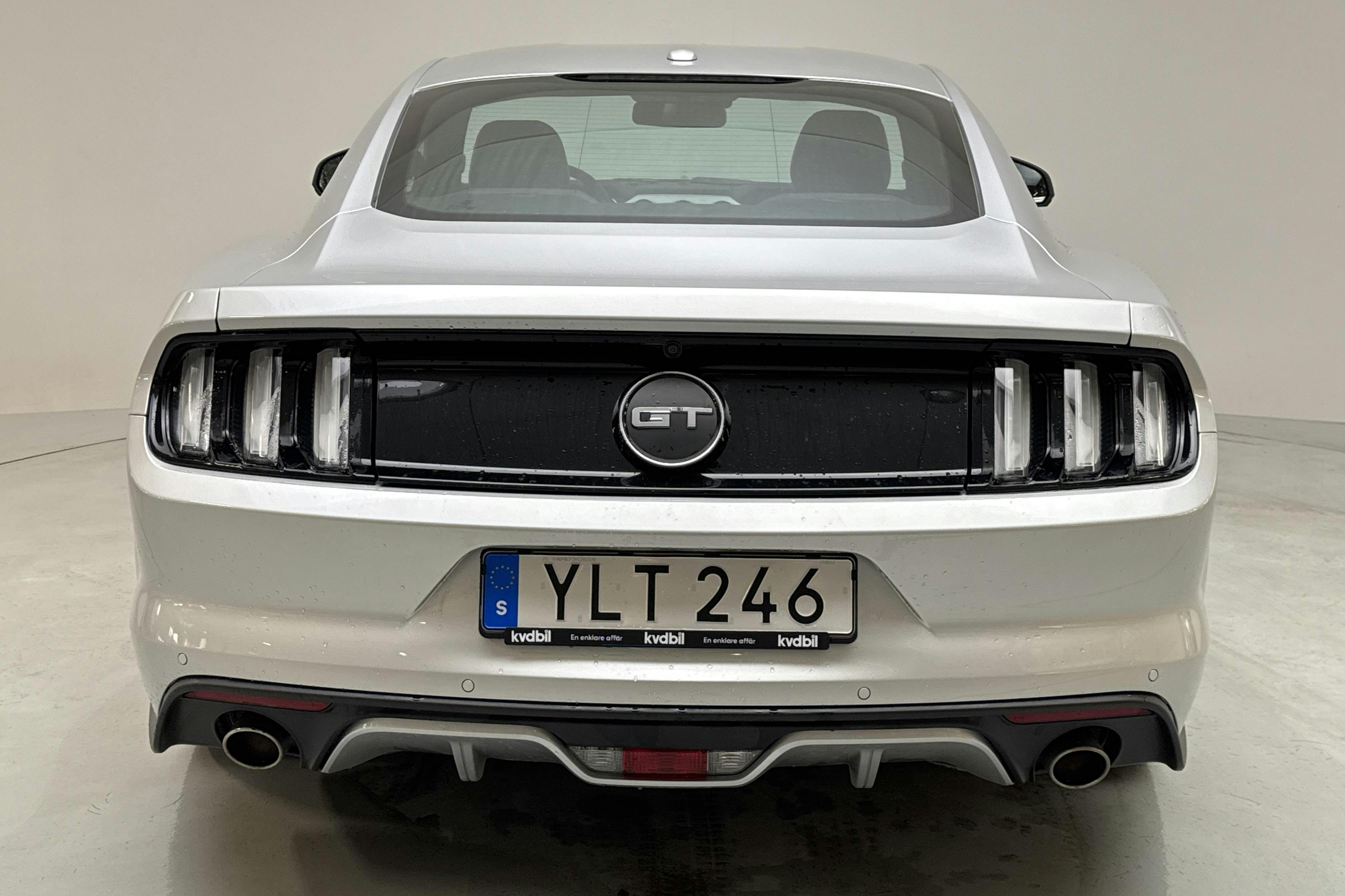 Ford Mustang GT V8 Fastback (418hk) - 6 750 km - Automatyczna - szary - 2017