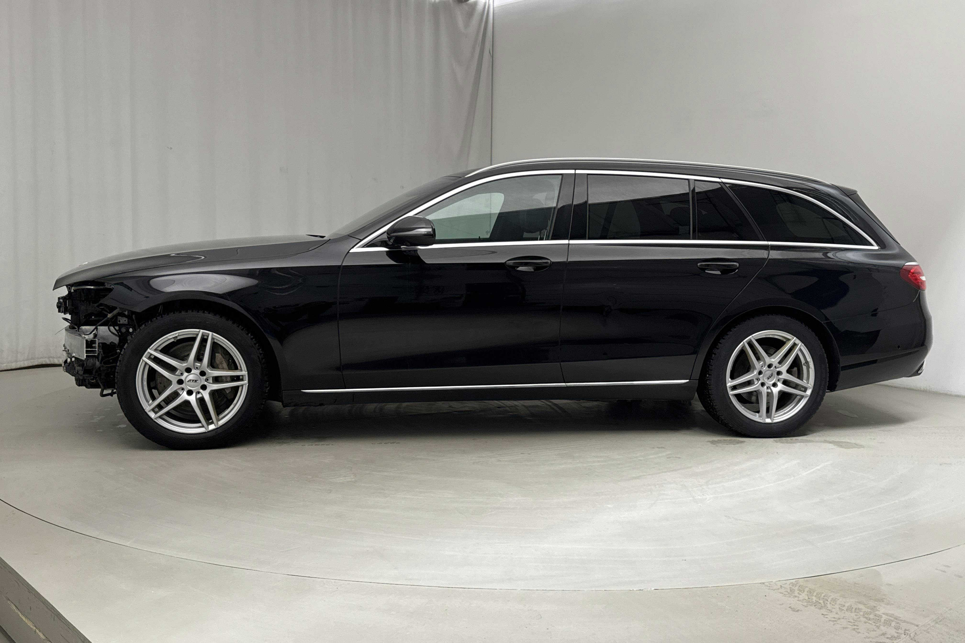 Mercedes E 350 d 4MATIC Kombi S213 (258hk) - 14 373 mil - Automat - svart - 2018