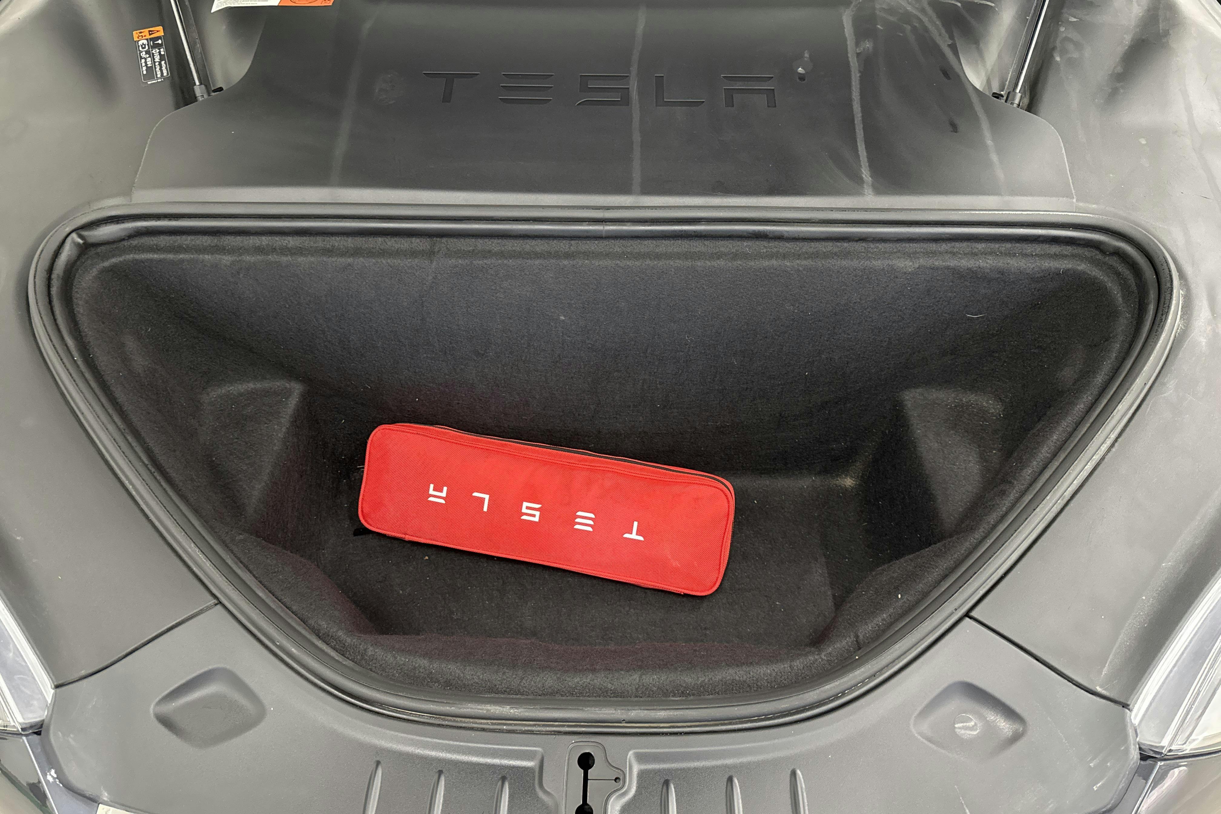 Tesla Model S 75D - 6 384 mil - Automat - grå - 2018