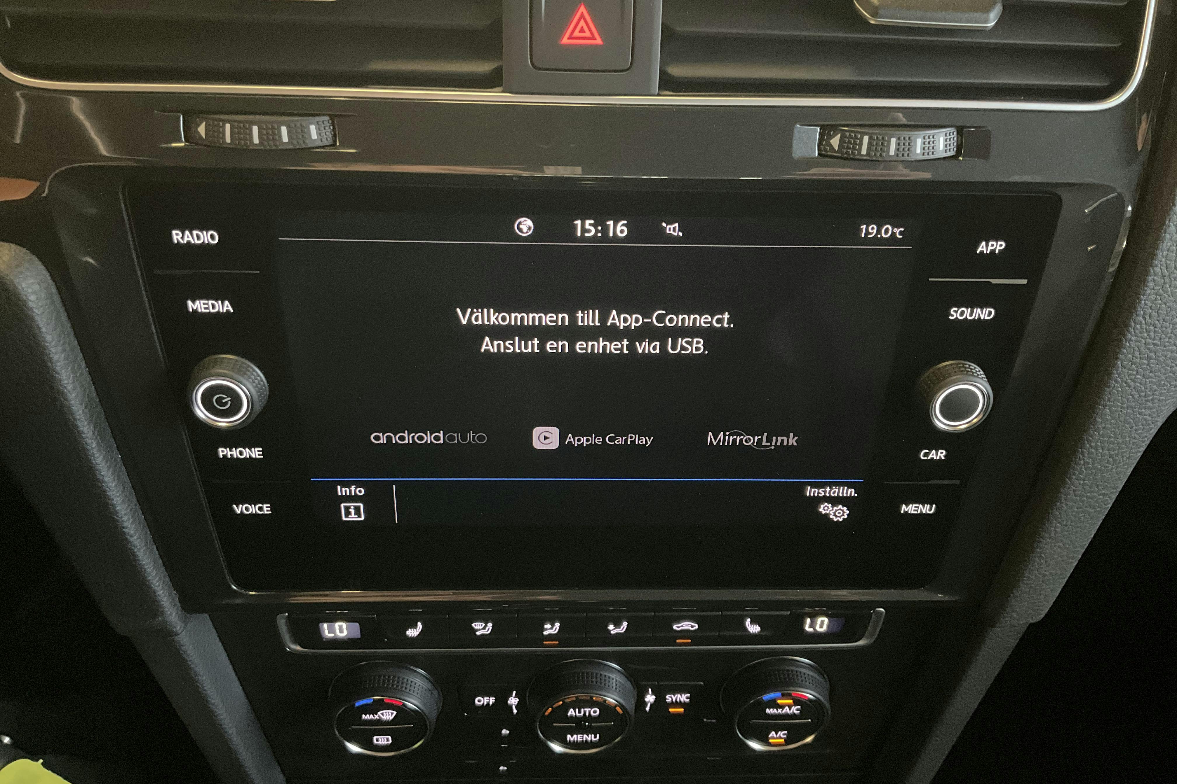 VW Golf VII 1.5 TGI 5dr (130hk) - 35 360 km - Automatyczna - biały - 2019