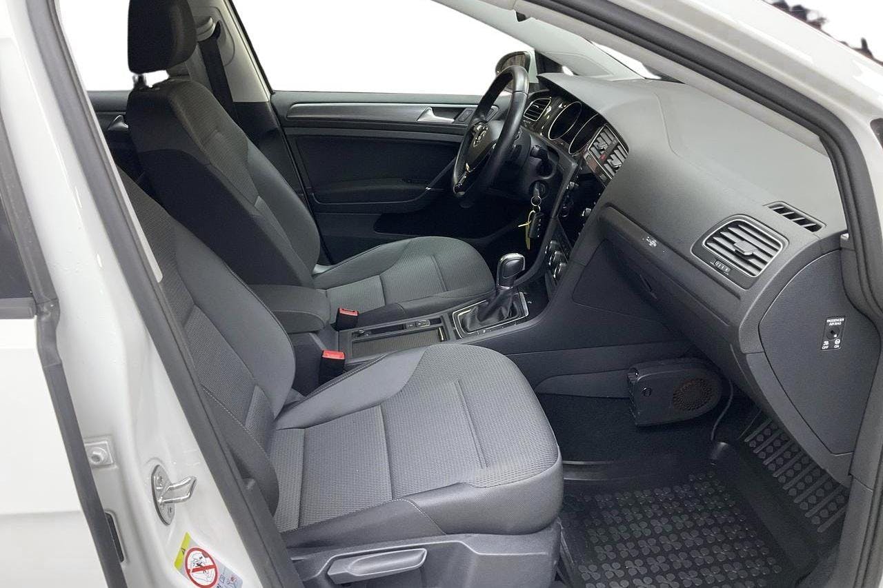 VW Golf VII 1.5 TGI 5dr (130hk) - 35 360 km - Automatyczna - biały - 2019