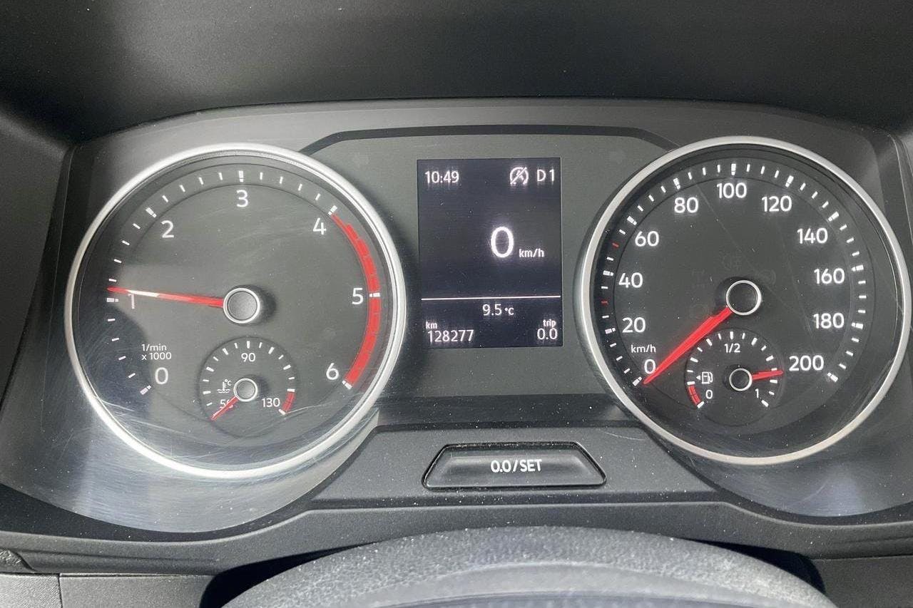 VW Crafter 35 2.0 TDI Volymskåp (177hk) - 128 270 km - Automatic - white - 2019