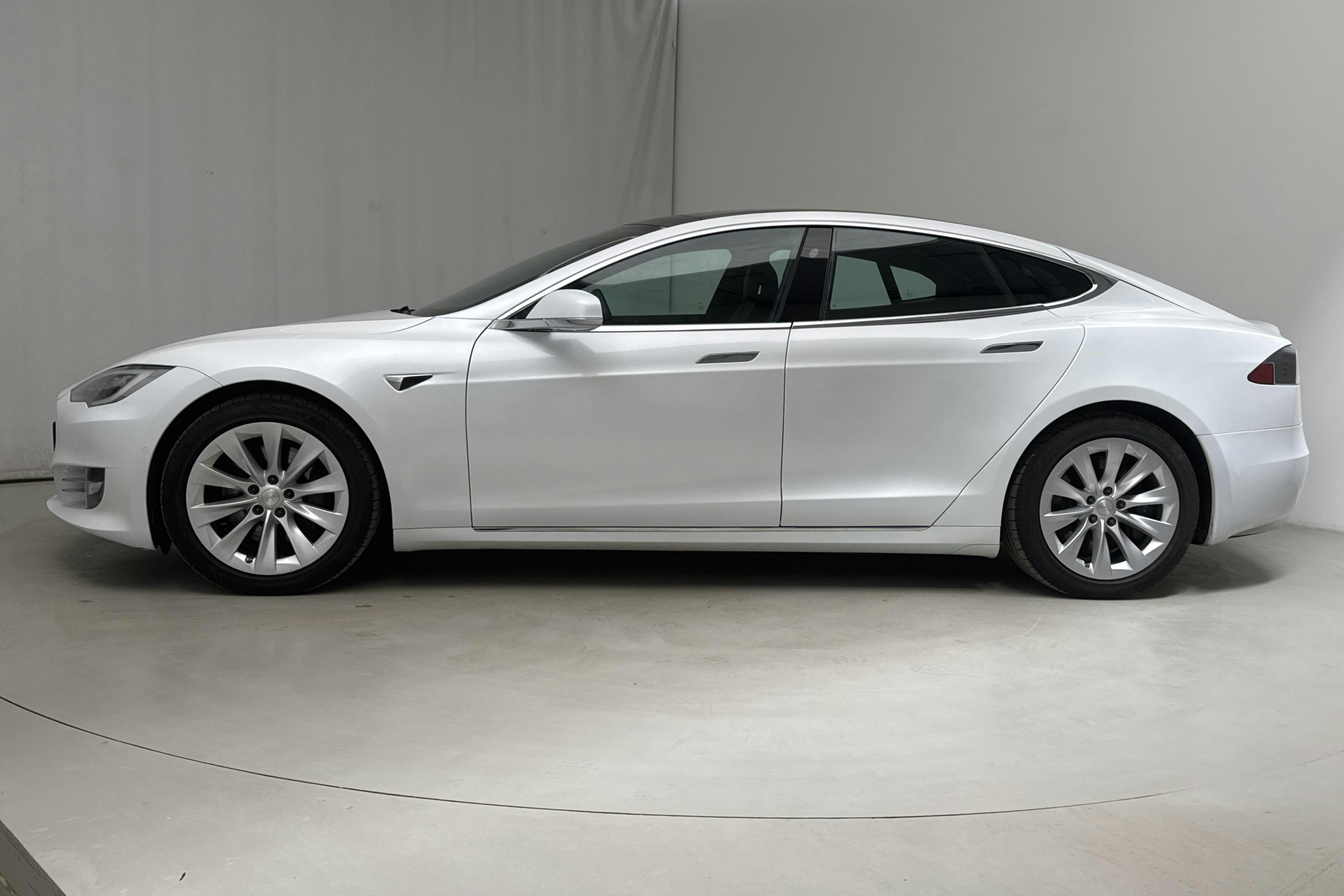 Tesla Model S Dual Motor Long Range AWD - 9 005 mil - Automat - vit - 2020