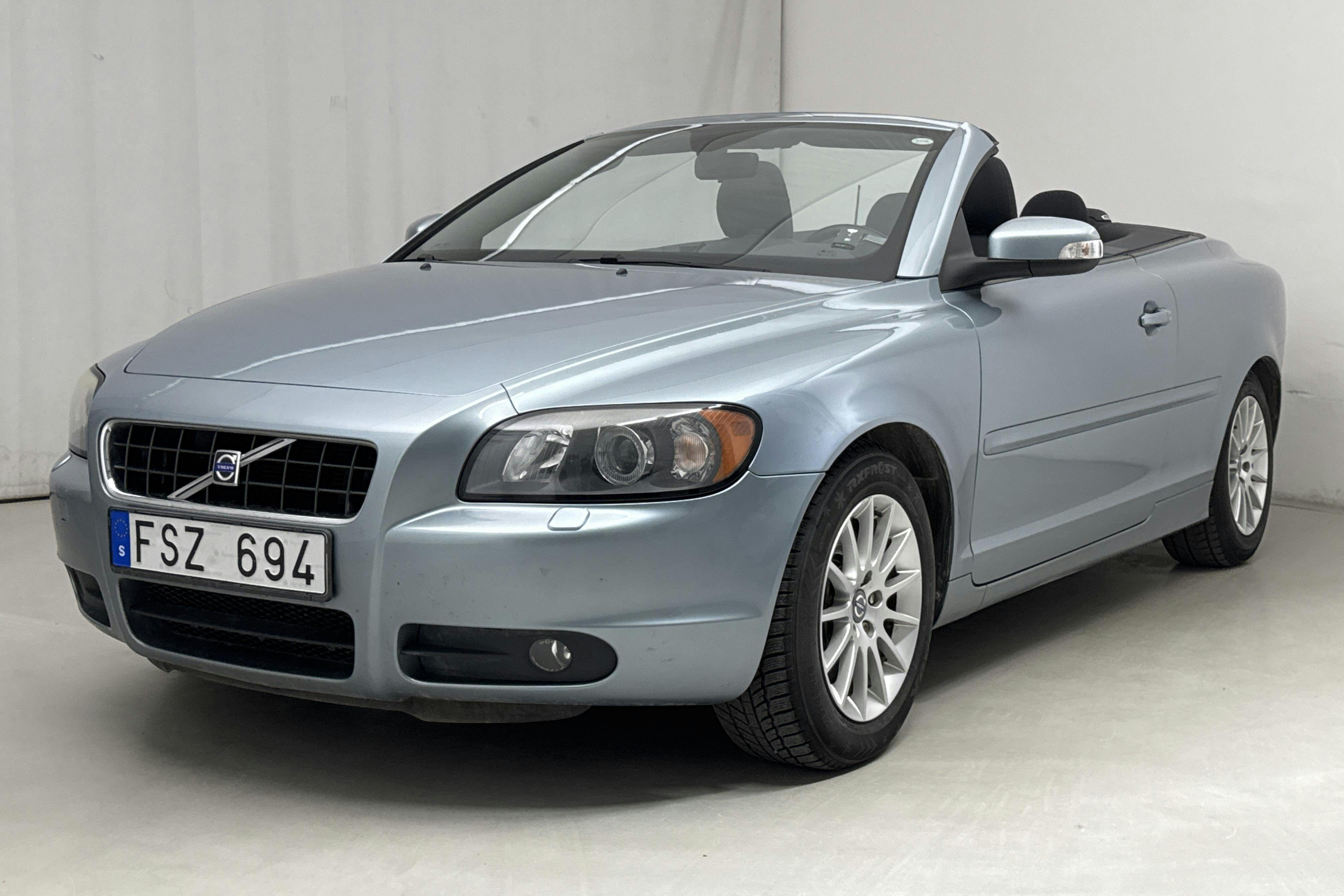 Volvo C70 2.4 Cabriolet (140hk) - 129 720 km - Manual - Light Blue - 2008