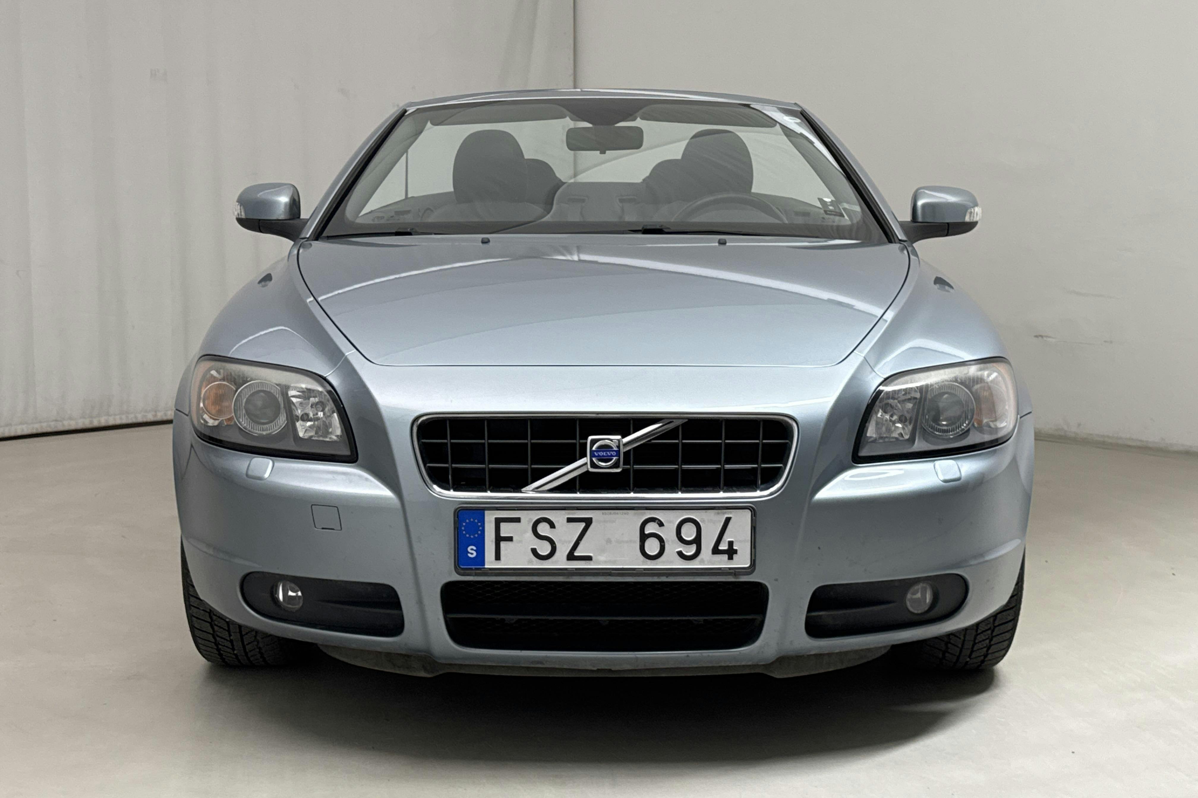 Volvo C70 2.4 Cabriolet (140hk) - 129 720 km - Manual - Light Blue - 2008