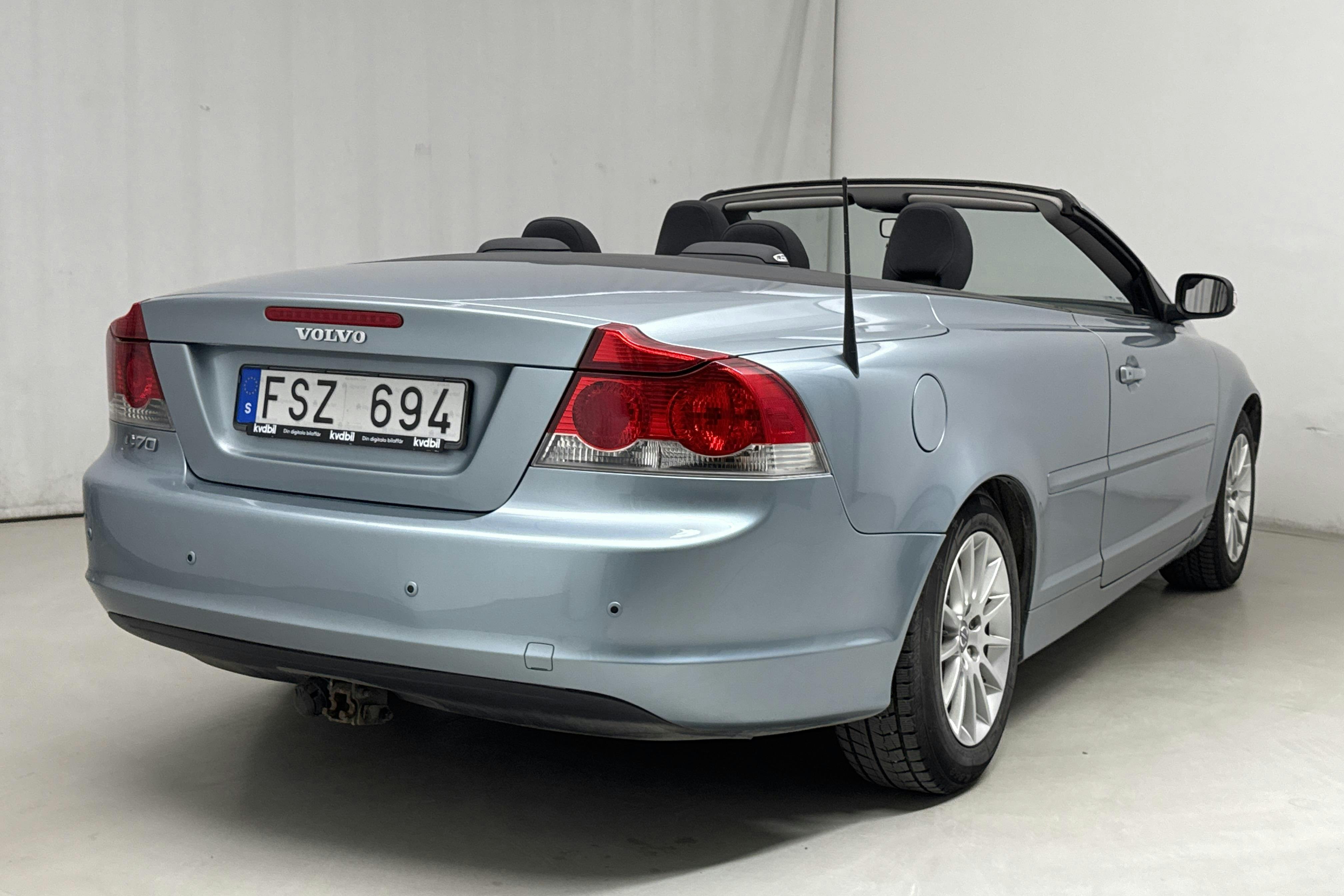 Volvo C70 2.4 Cabriolet (140hk) - 129 720 km - Manual - Light Blue - 2008