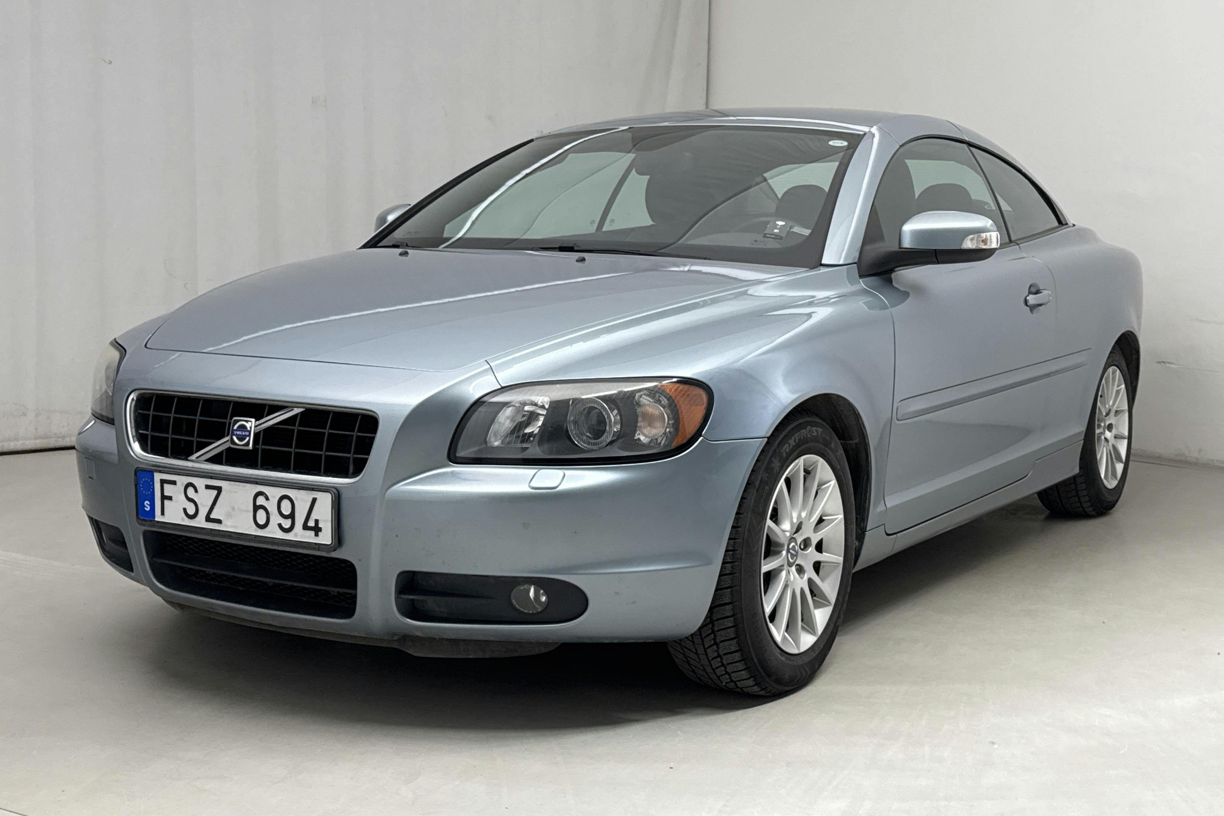 Volvo C70 2.4 Cabriolet (140hk) - 129 720 km - Manual - Light Blue - 2008