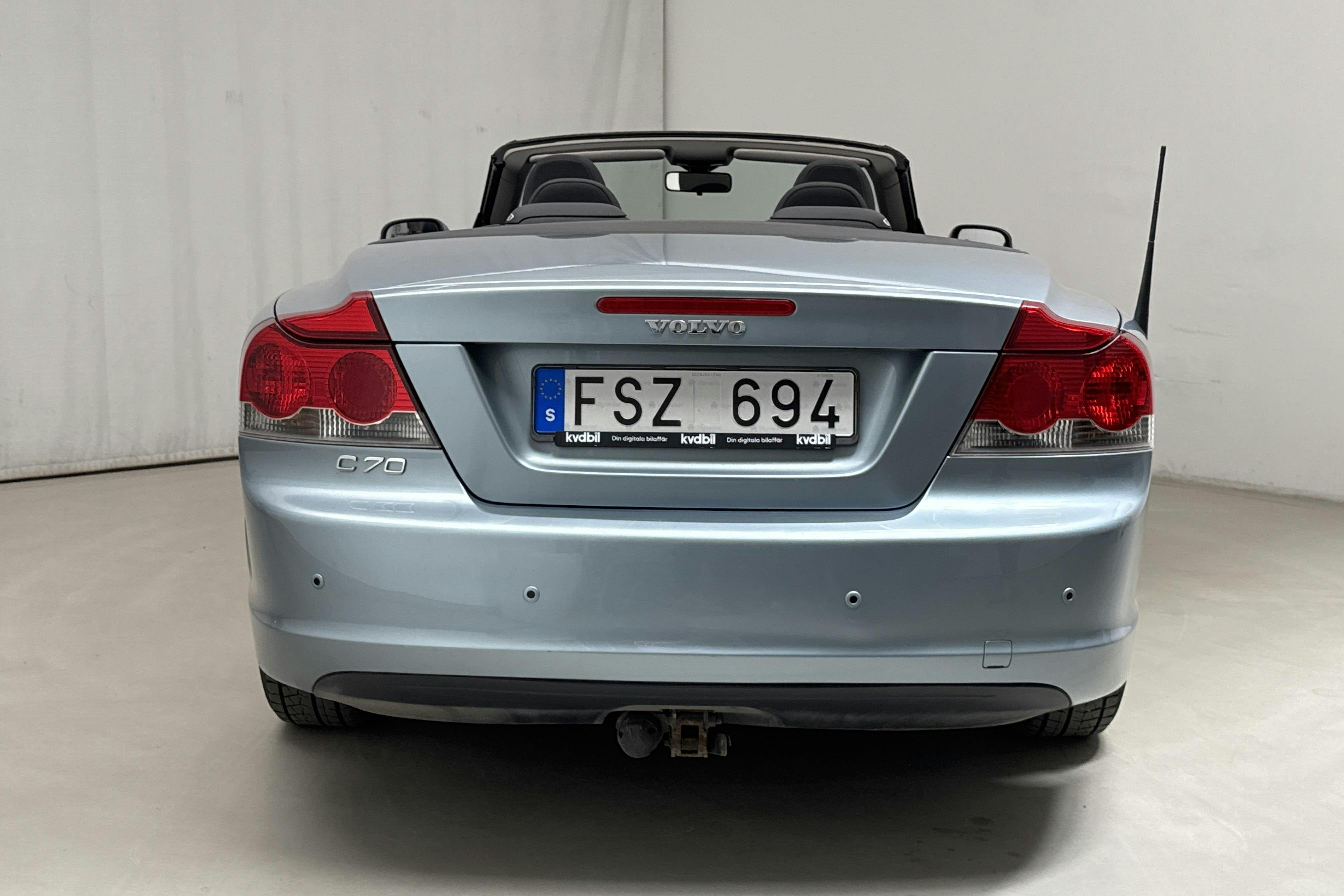 Volvo C70 2.4 Cabriolet (140hk) - 129 720 km - Manual - Light Blue - 2008