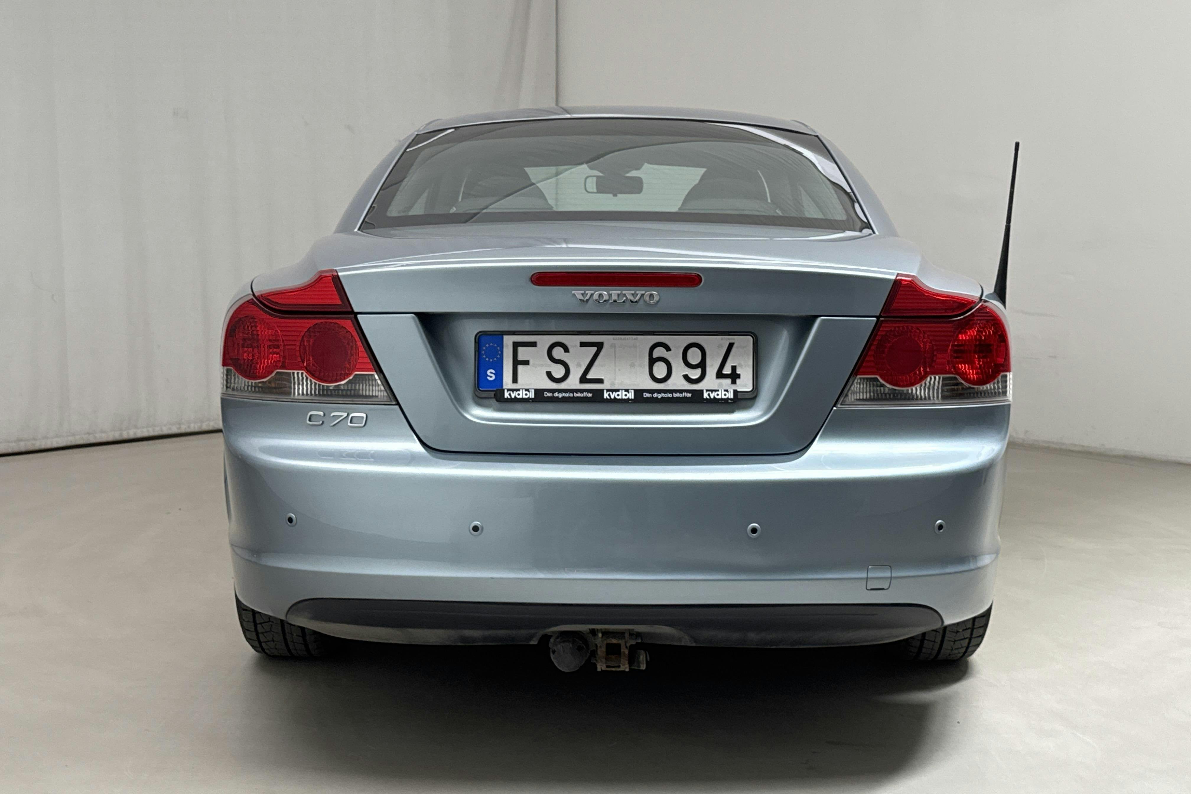 Volvo C70 2.4 Cabriolet (140hk) - 129 720 km - Manual - Light Blue - 2008