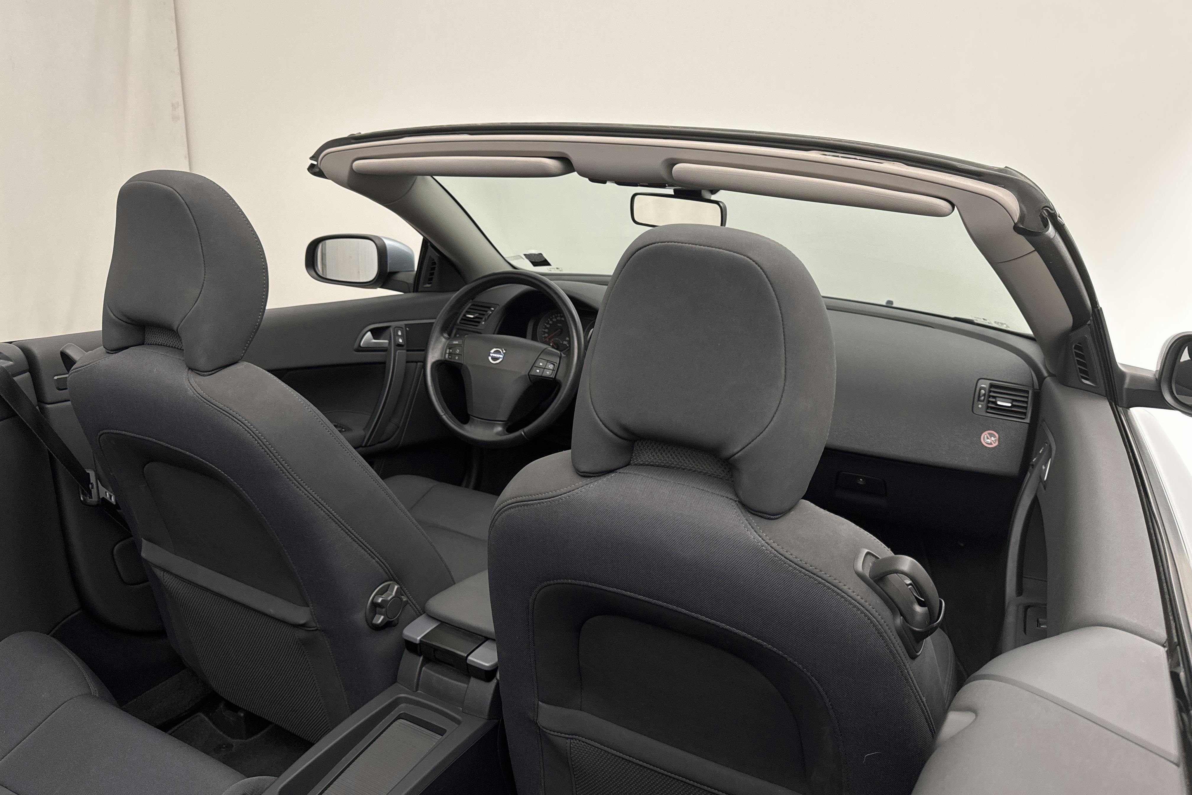 Volvo C70 2.4 Cabriolet (140hk) - 129 720 km - Manual - Light Blue - 2008