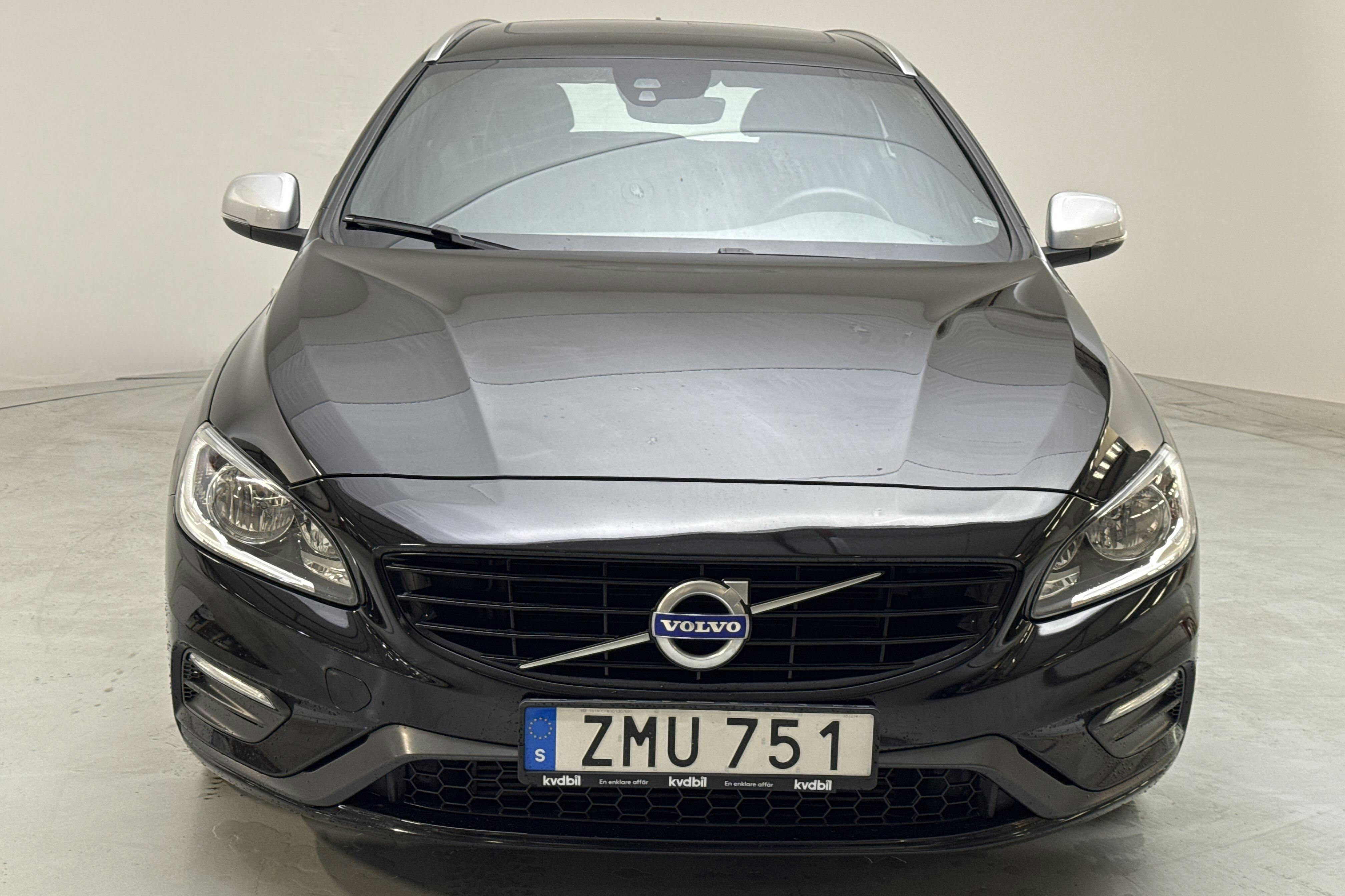 Volvo V60 T5 (245hk) - 92 440 km - Automatic - black - 2016