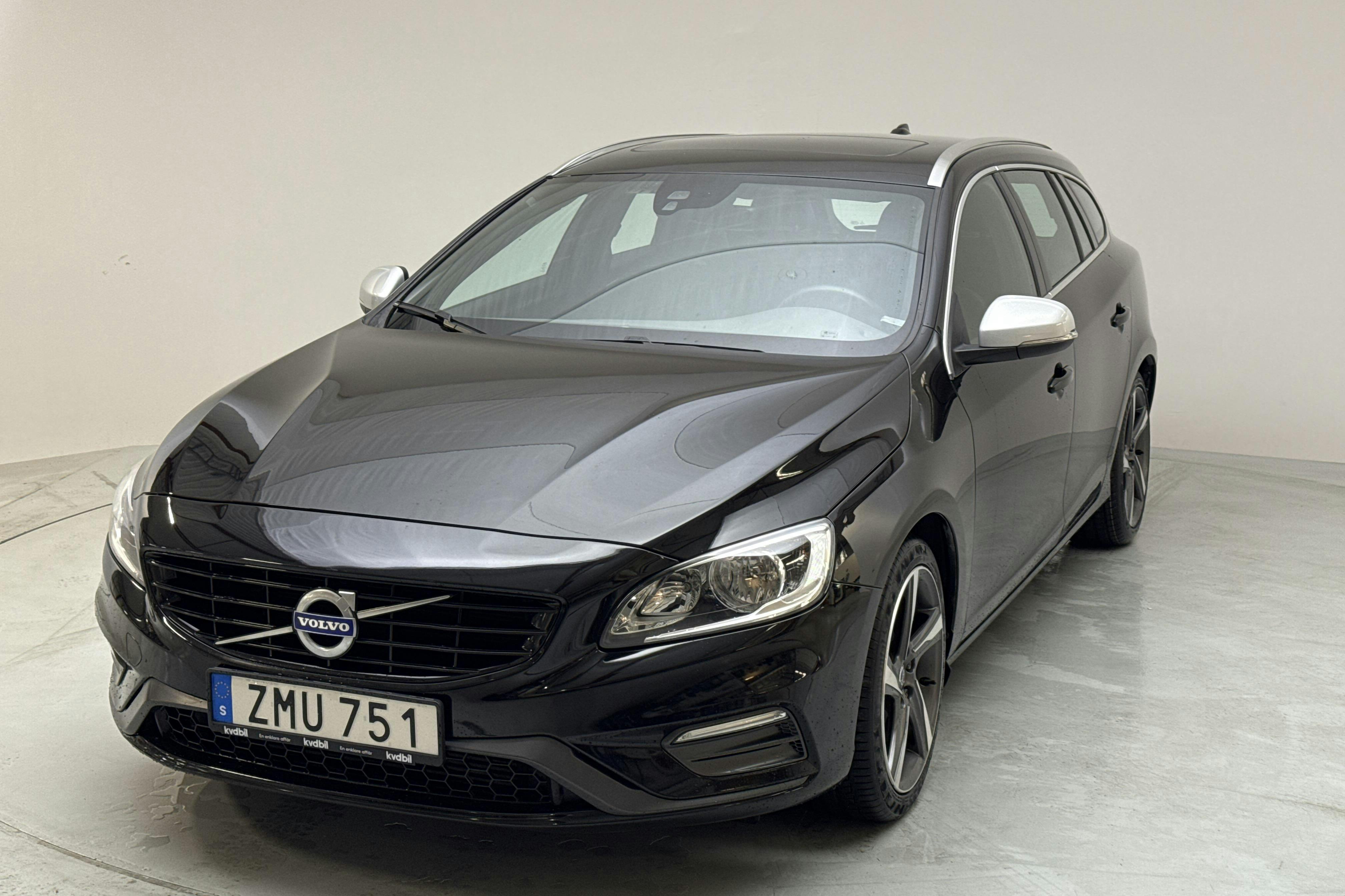 Volvo V60 T5 (245hk) - 92 440 km - Automatic - black - 2016