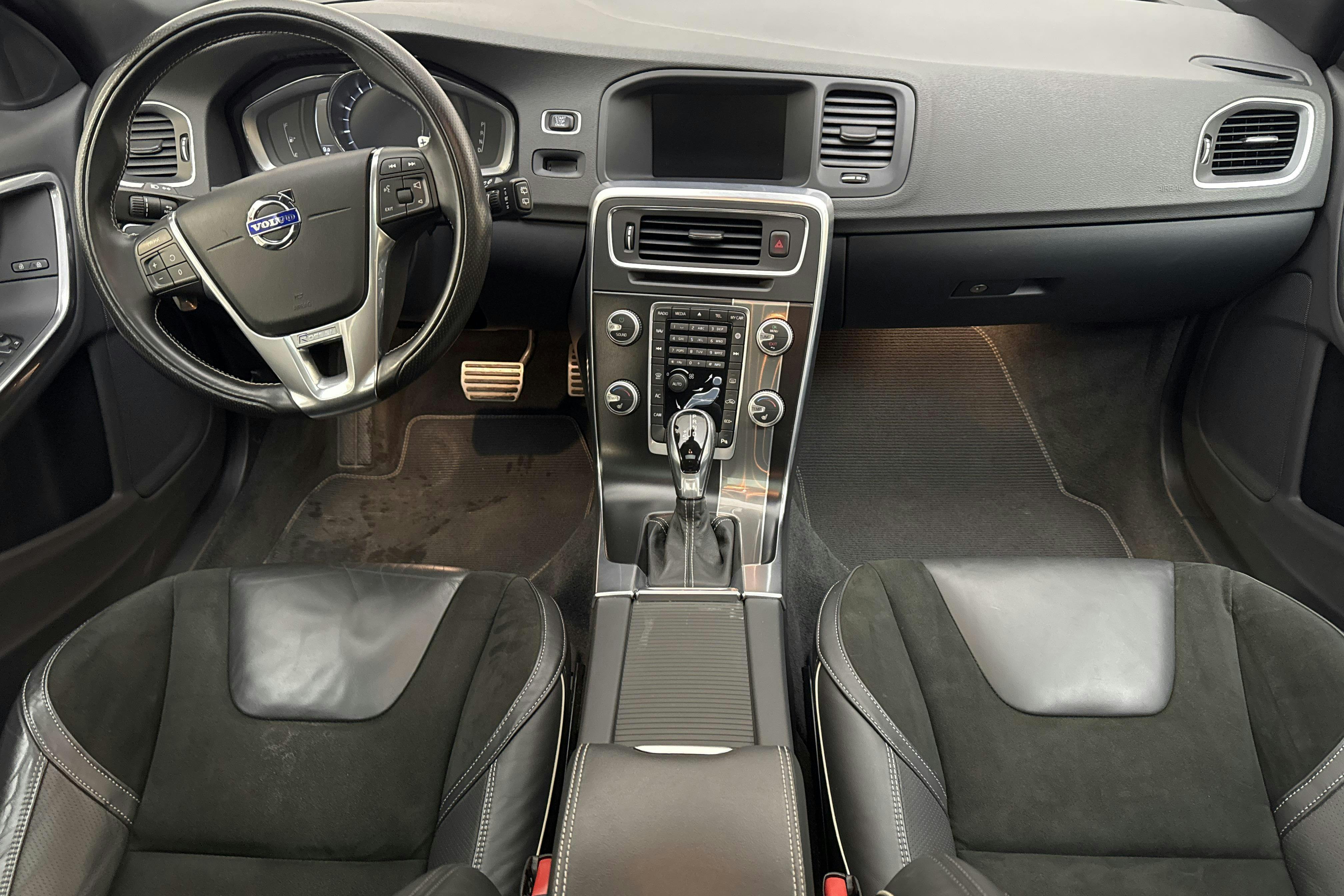 Volvo V60 T5 (245hk) - 92 440 km - Automatic - black - 2016