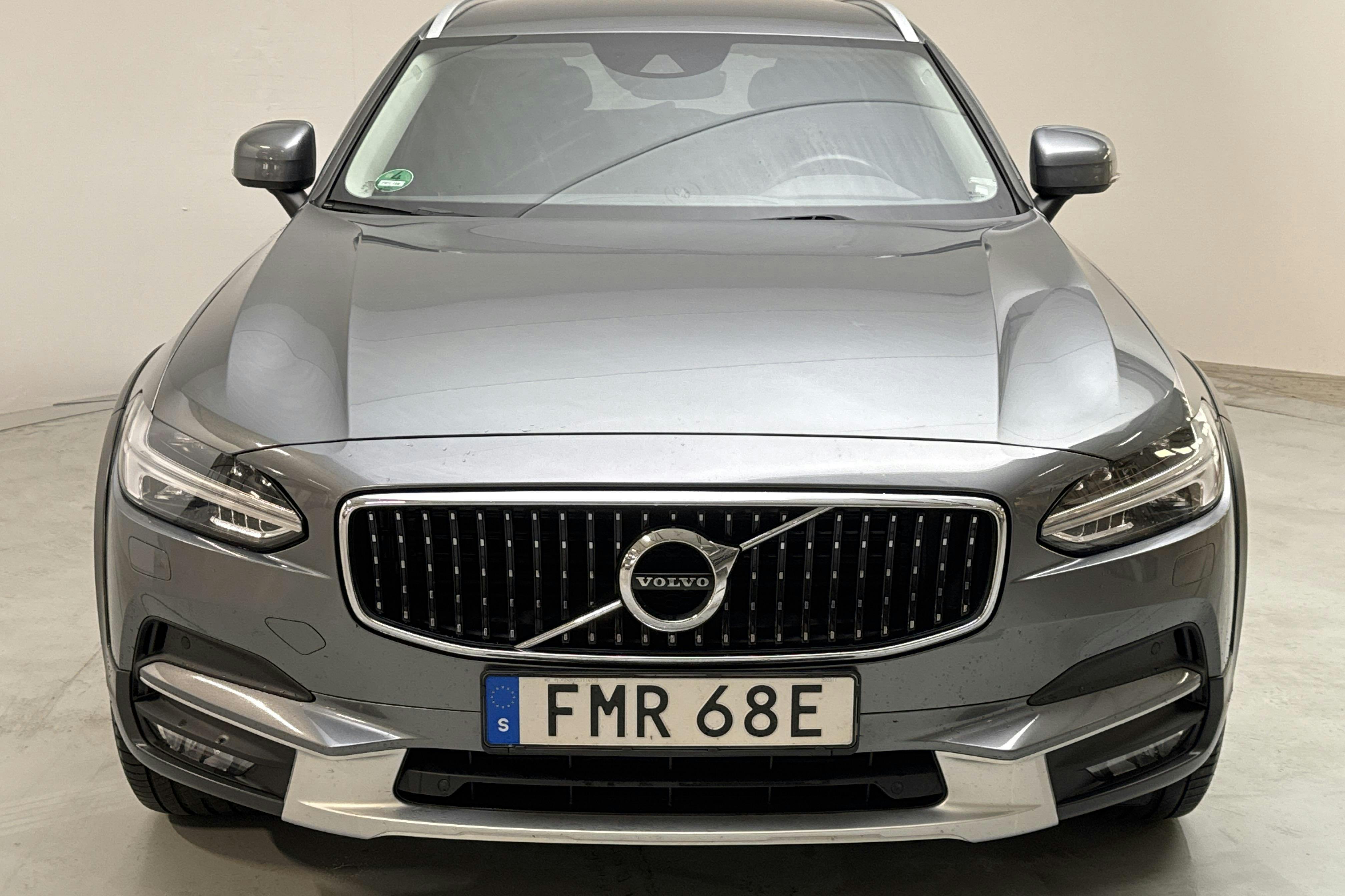 Volvo V90 D4 Cross Country AWD (190hk) - 115 970 km - Automatic - gray - 2020