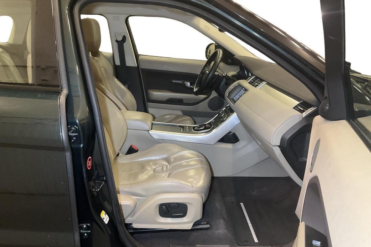 Land Rover Range Rover Evoque 2.2 TD4 5dr (150hk) - 16 463 mil - Automat - grön - 2014