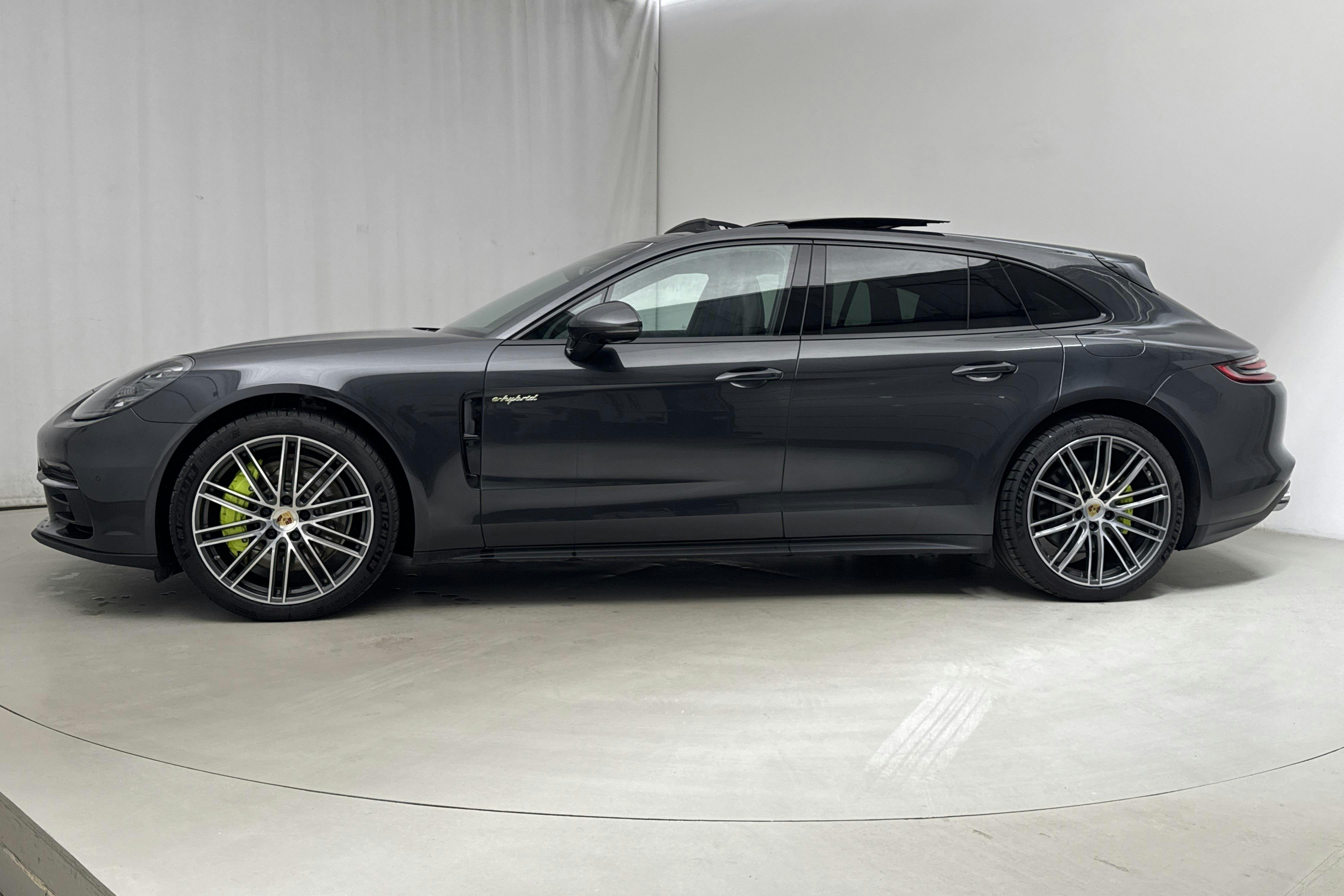 Porsche Panamera 4 E-hybrid Sport Turismo (462hk) - 109 120 km - Automatic - Dark Grey - 2020
