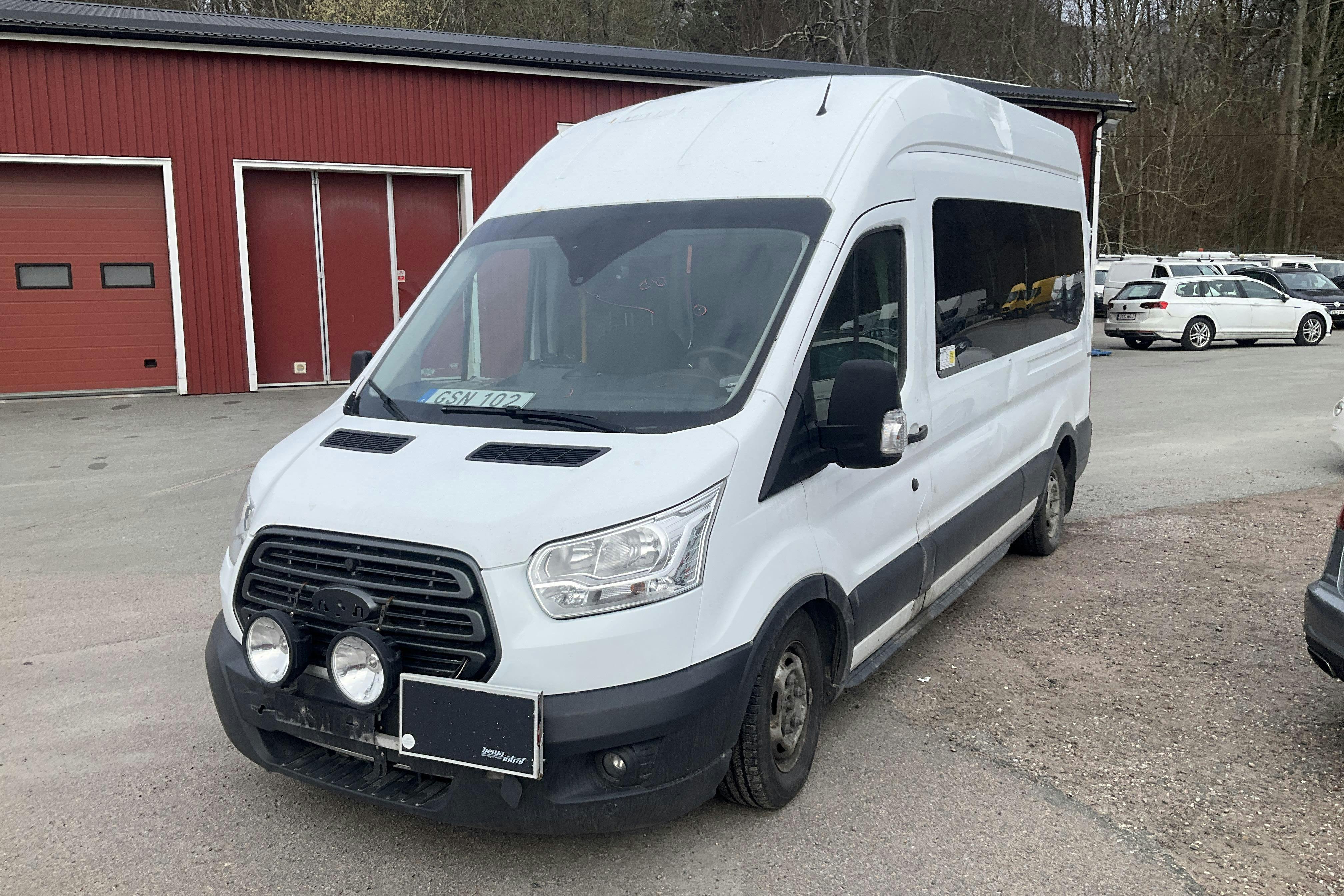 Ford Transit 350 Kombi 2.0 TDCi 2WD (130hk) - 558 270 km - Automatic - white - 2017