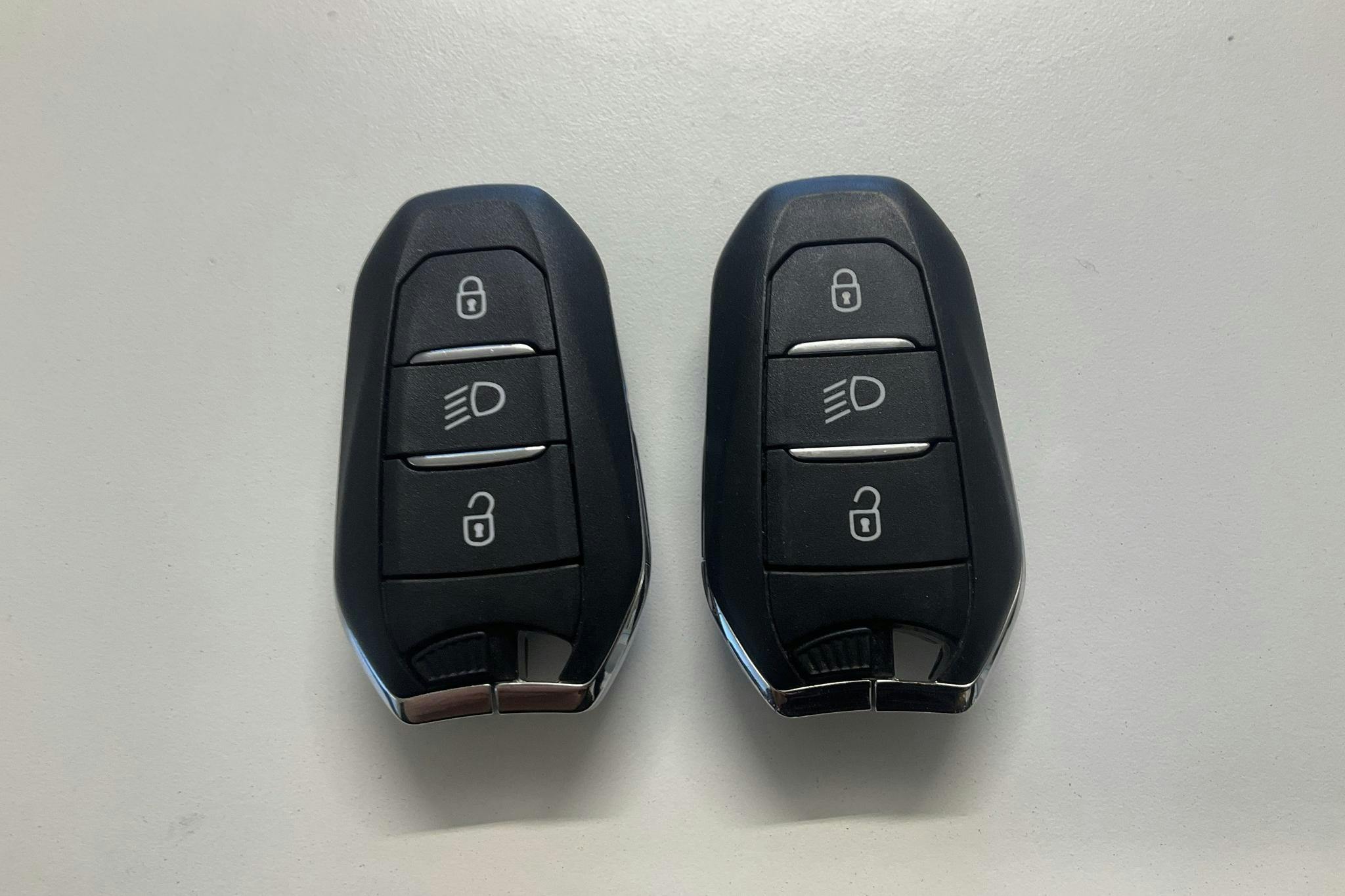 Peugeot e-2008 50 kWh (136hk) - 6 812 mil - Automat - orange - 2021