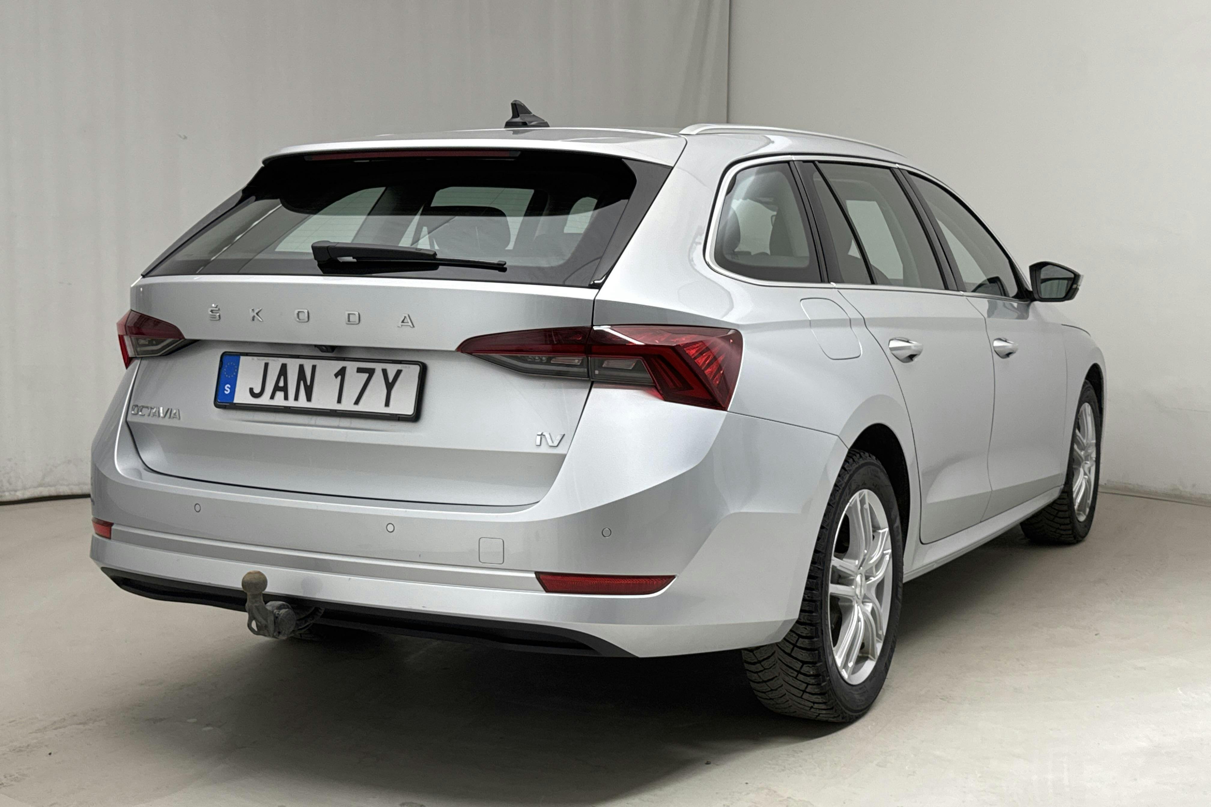 Skoda Octavia 1.4 iV PHEV Combi (204hk) - 39 990 km - Automatic - Light Grey - 2024