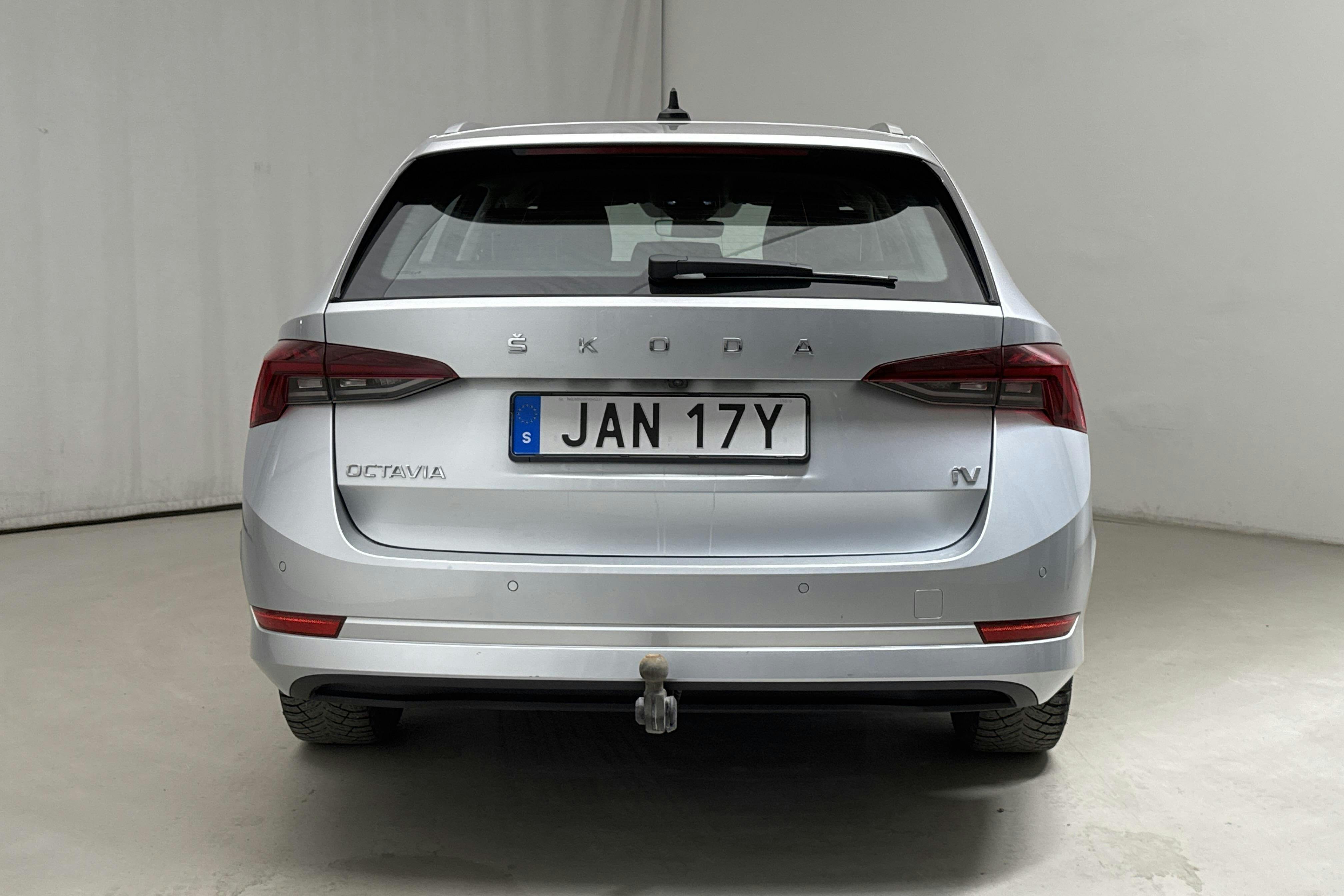 Skoda Octavia 1.4 iV PHEV Combi (204hk) - 39 990 km - Automatic - Light Grey - 2024