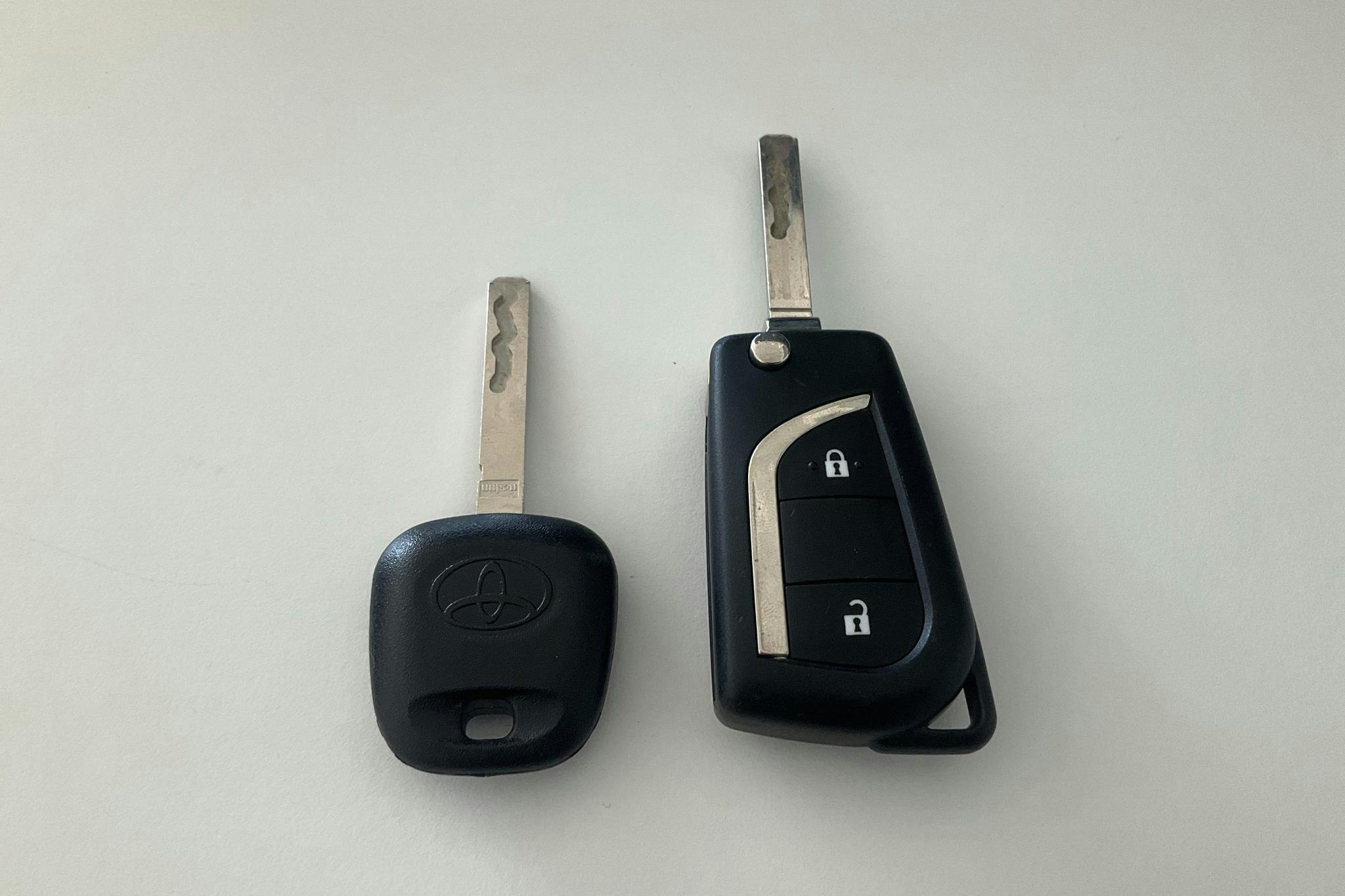 Toyota Yaris 1.5 Hybrid 5dr (101hk) - 68 890 km - Automatyczna - biały - 2019