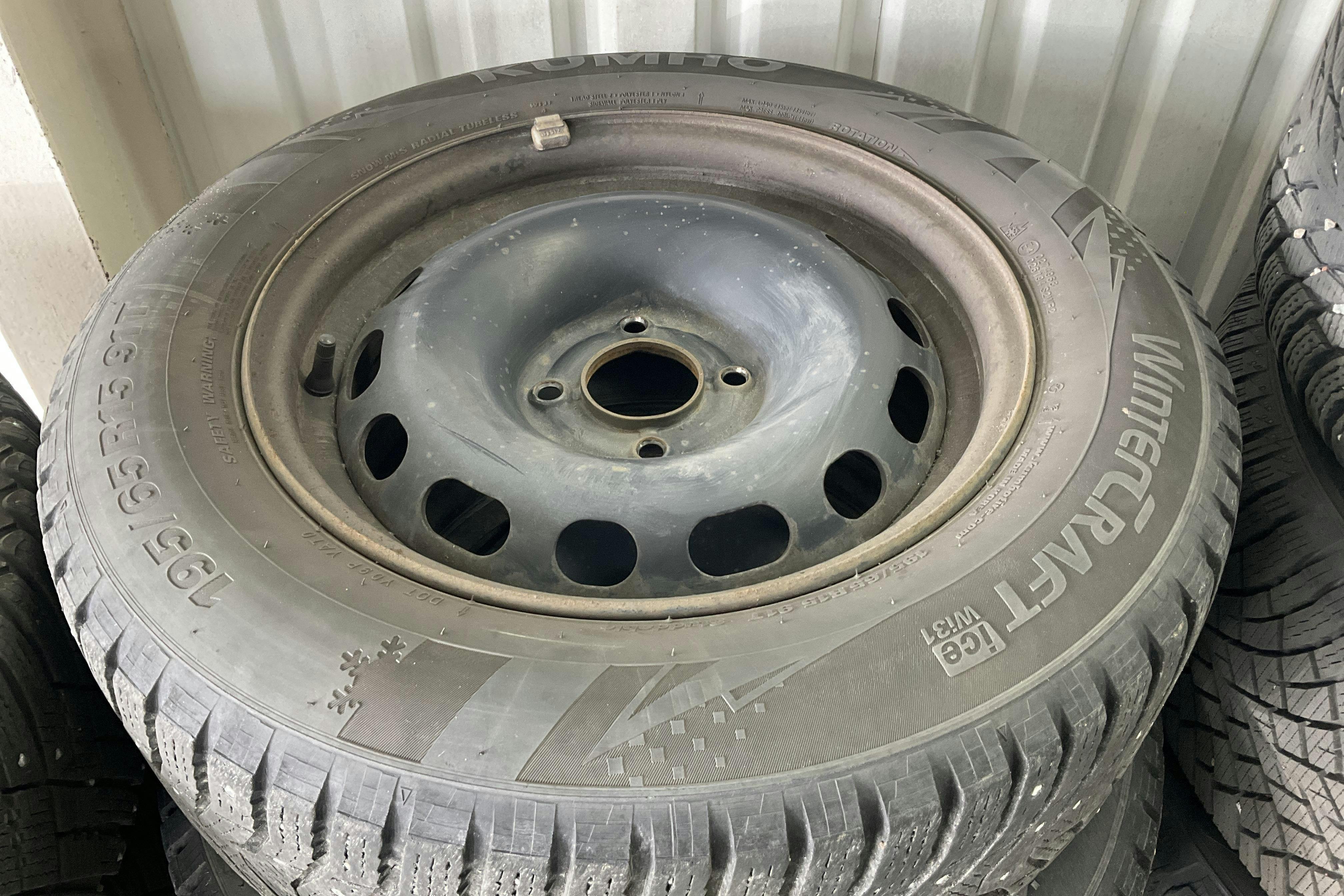 Citroën C3 1.2 VTi (82hk) - 63 380 km - Käsitsi - punane - 2014