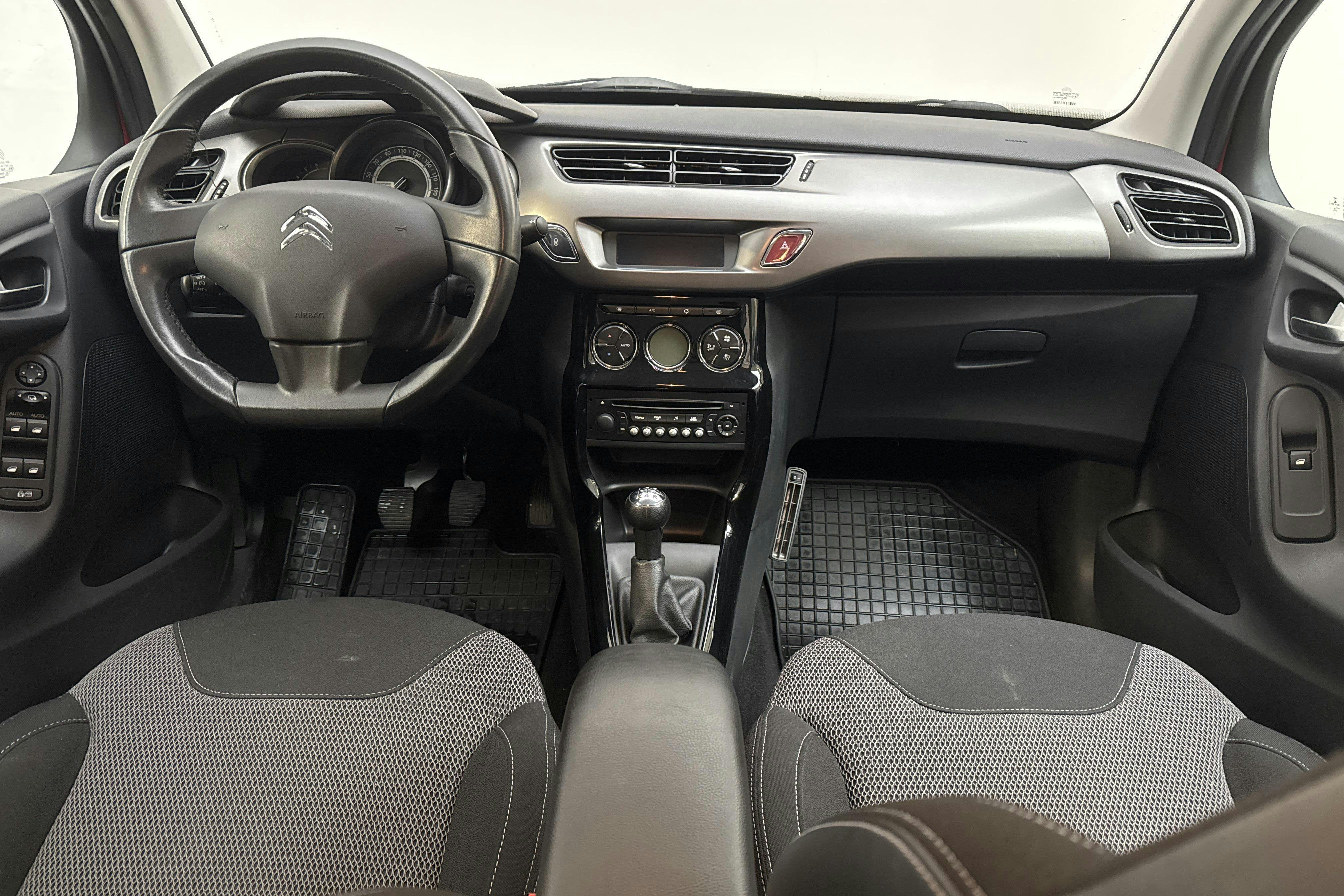 Citroën C3 1.2 VTi (82hk) - 63 380 km - Käsitsi - punane - 2014