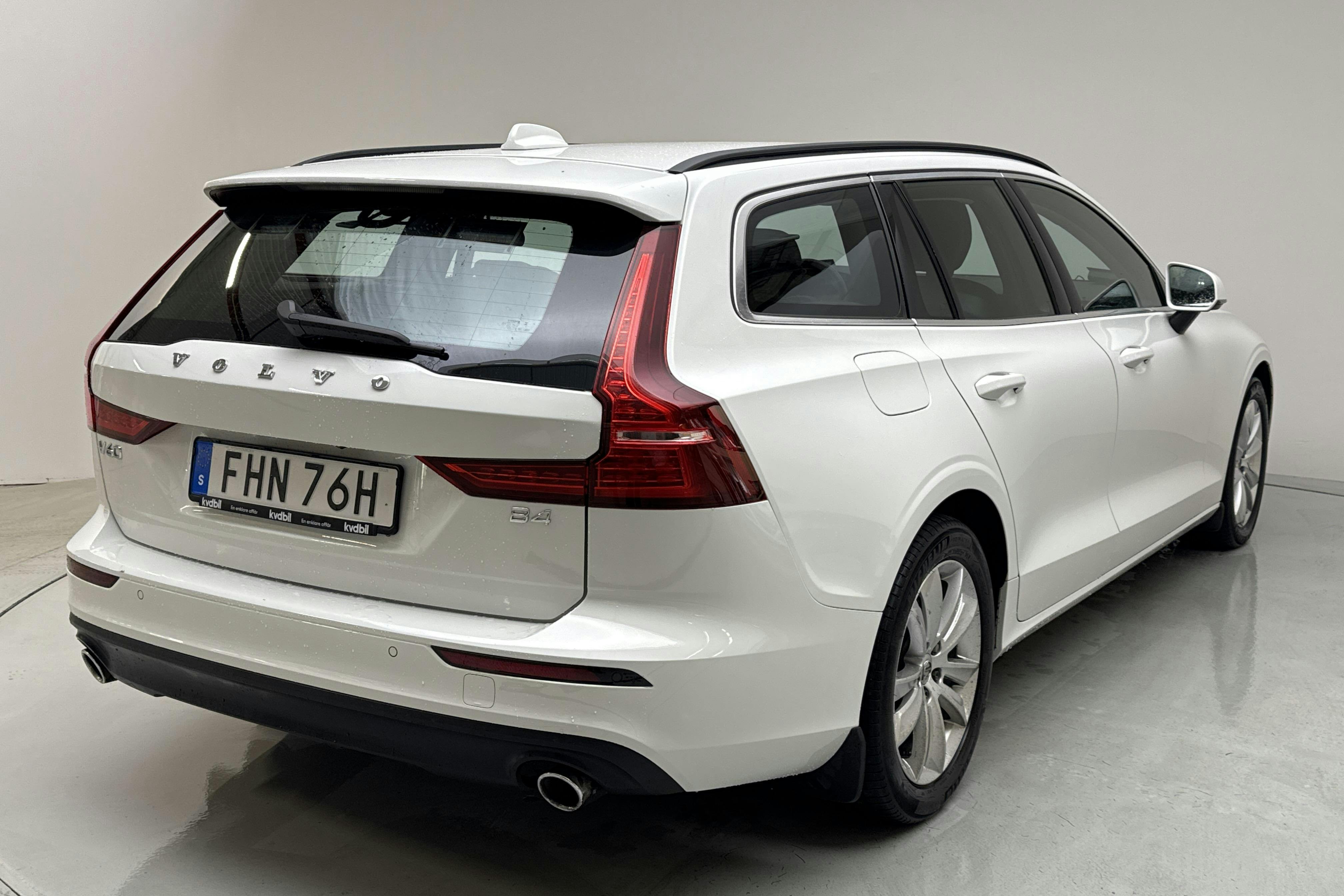 Volvo V60 B4 Mildhybrid, Diesel (197hk) - 92 970 km - Automatic - white - 2022