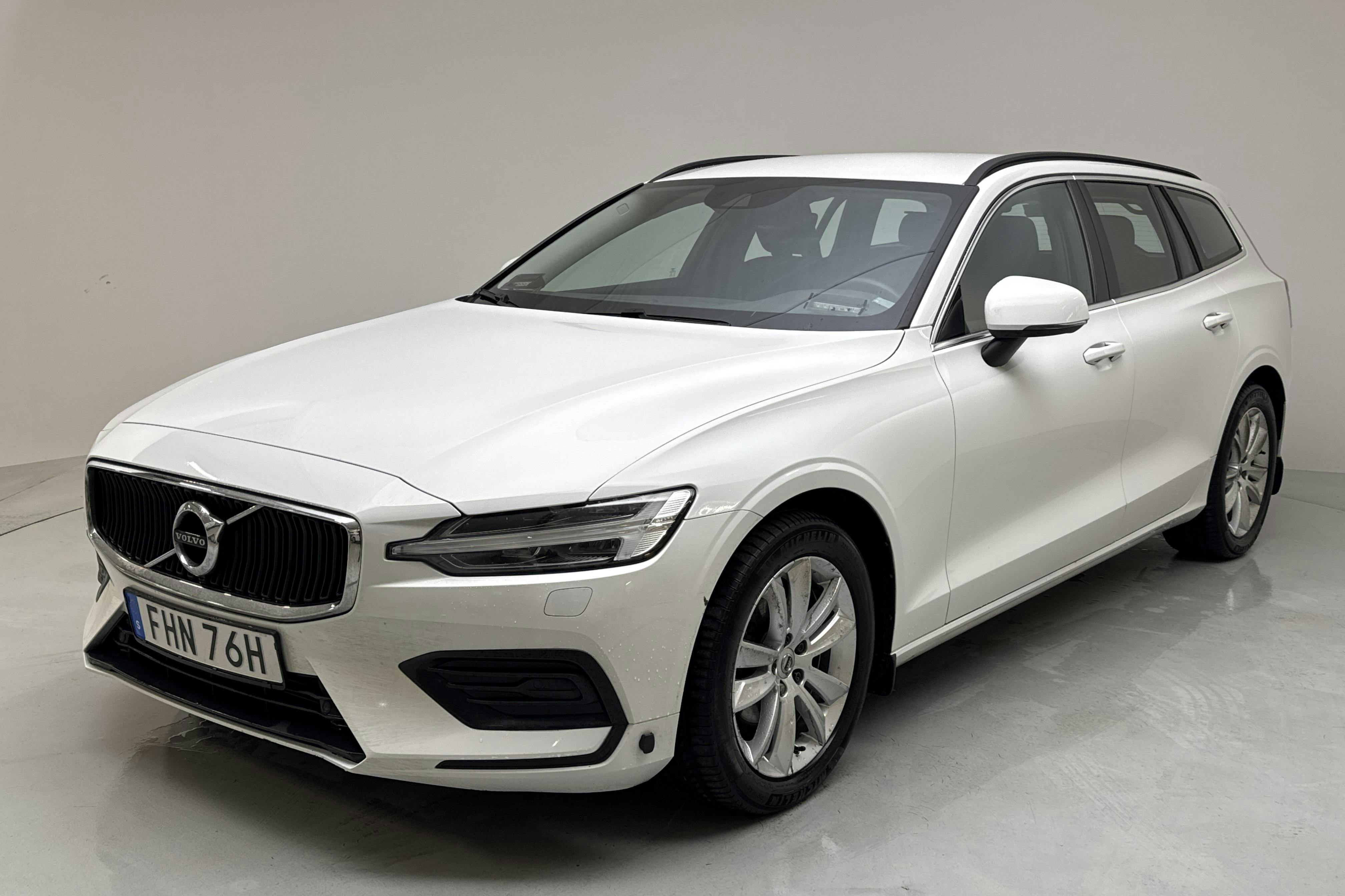 Volvo V60 B4 Mildhybrid, Diesel (197hk) - 92 970 km - Automatic - white - 2022