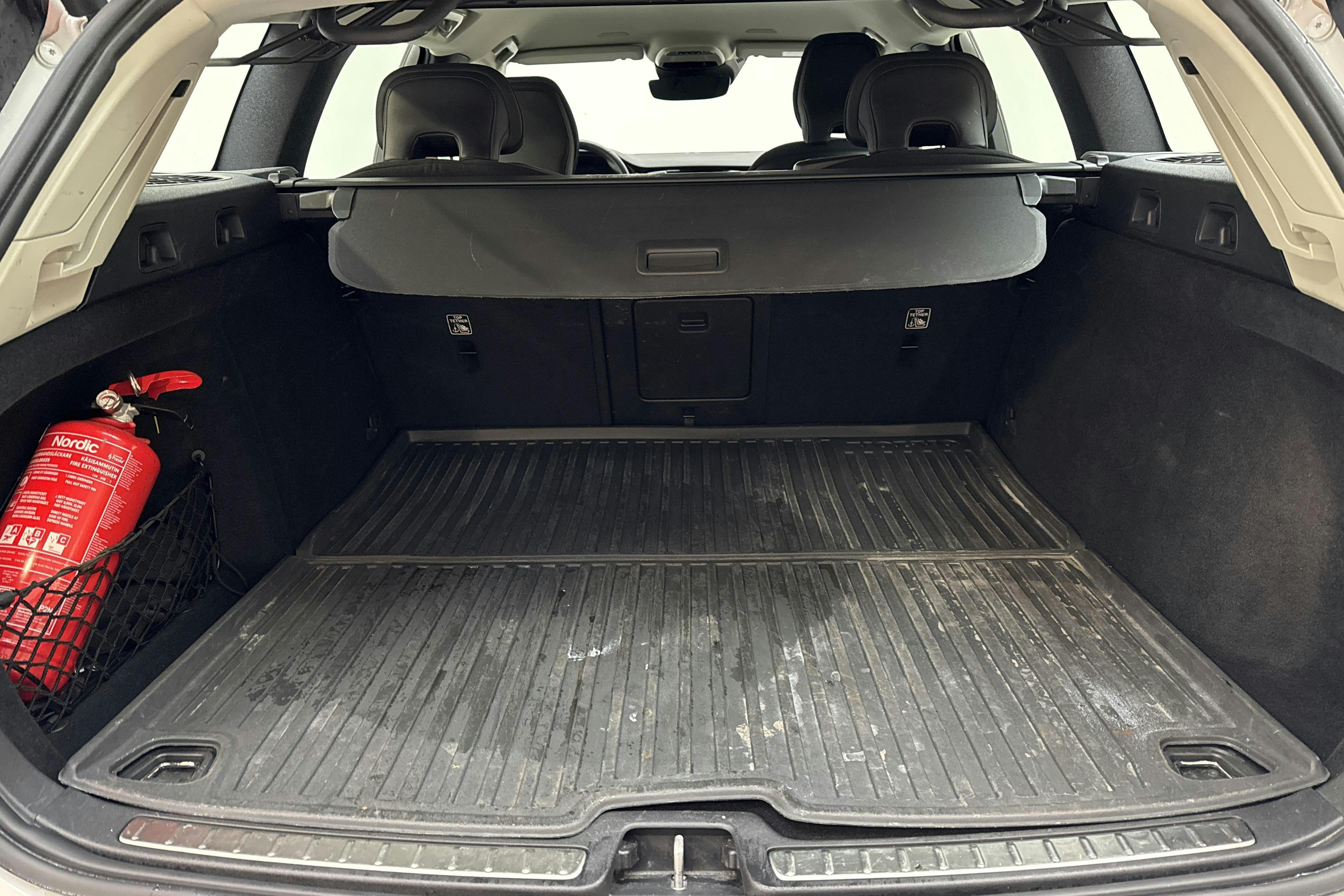 Volvo V60 B4 Mildhybrid, Diesel (197hk) - 92 970 km - Automatic - white - 2022