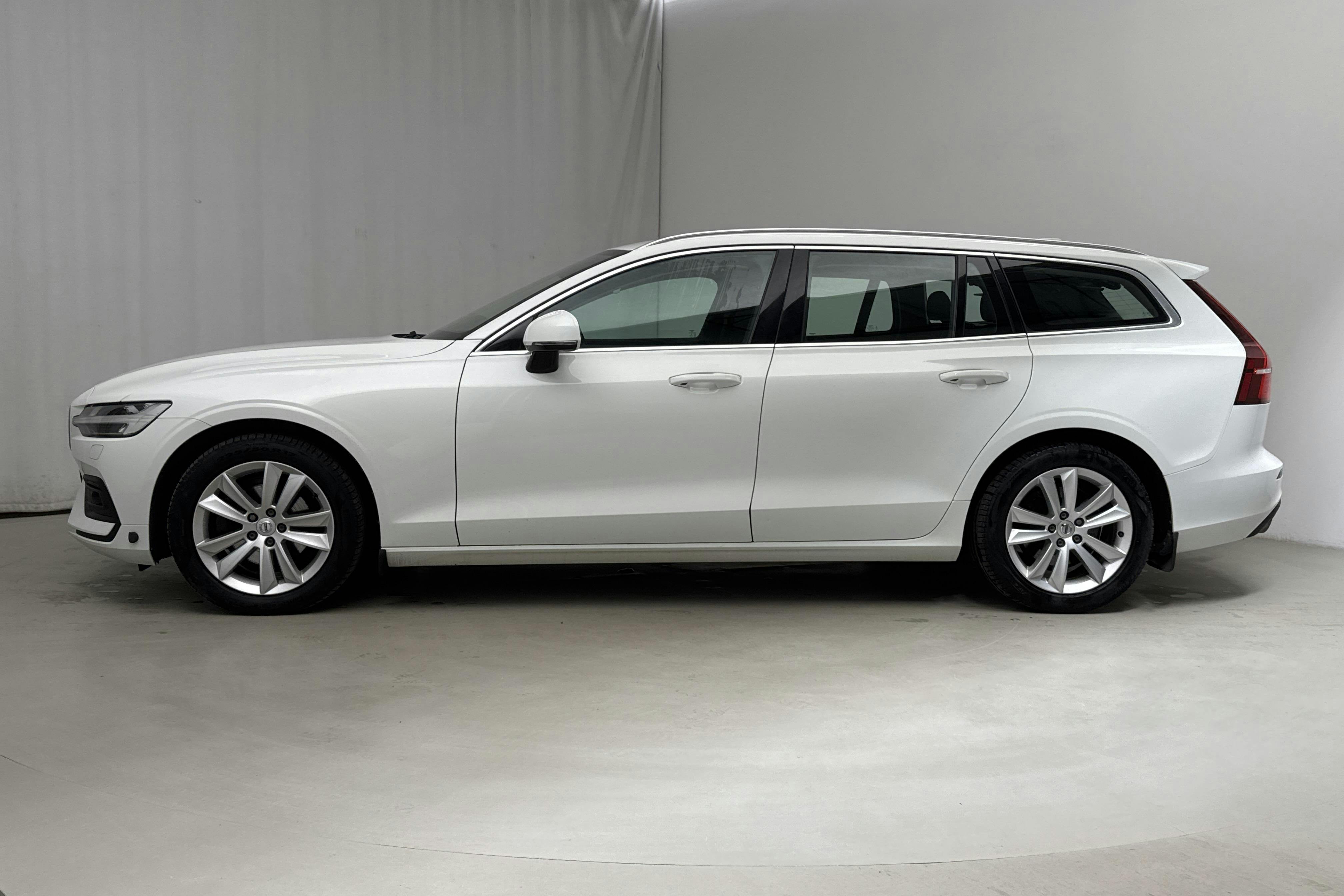 Volvo V60 B4 Mildhybrid, Diesel (197hk) - 126 890 km - Automatic - white - 2021