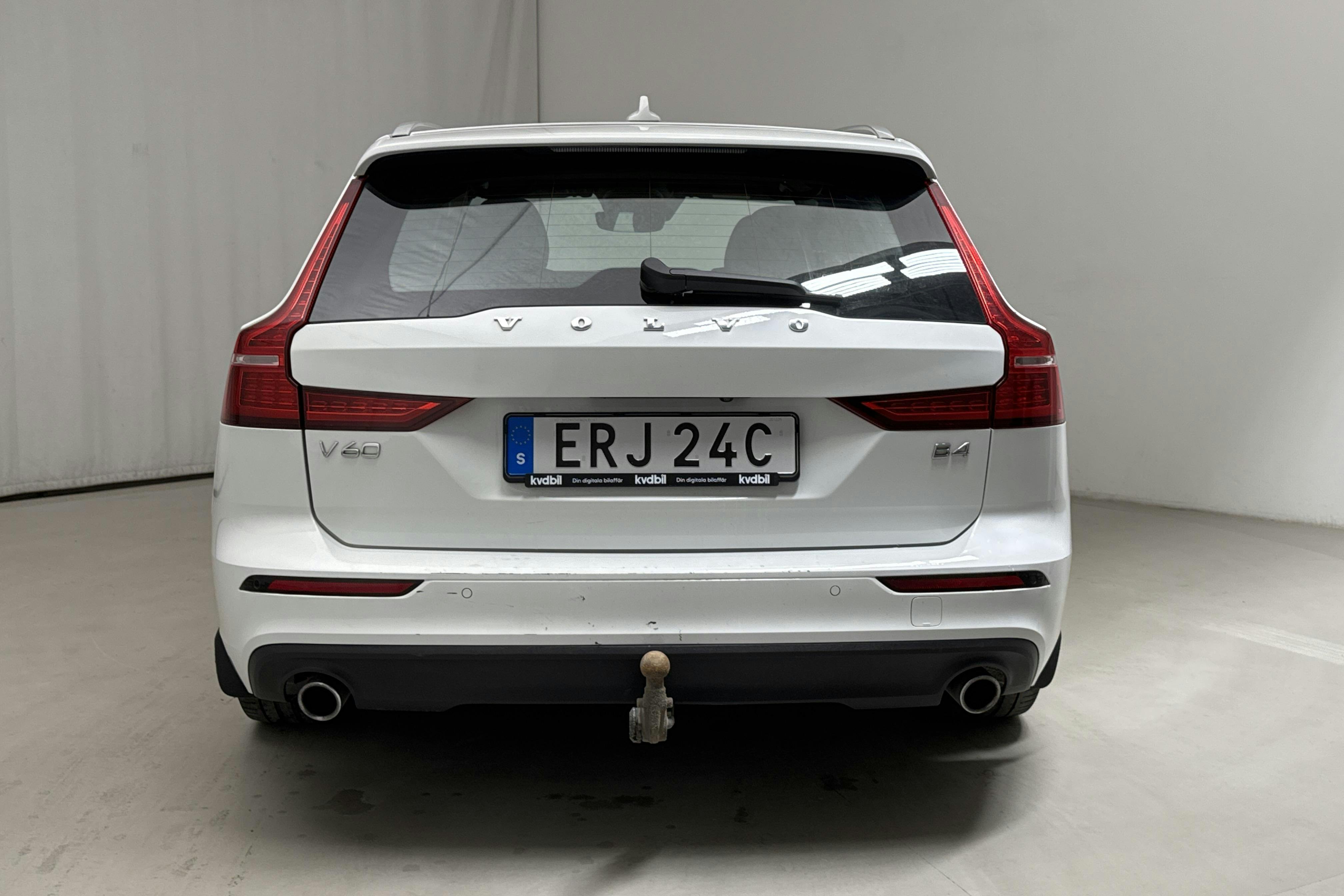 Volvo V60 B4 Mildhybrid, Diesel (197hk) - 126 890 km - Automatic - white - 2021