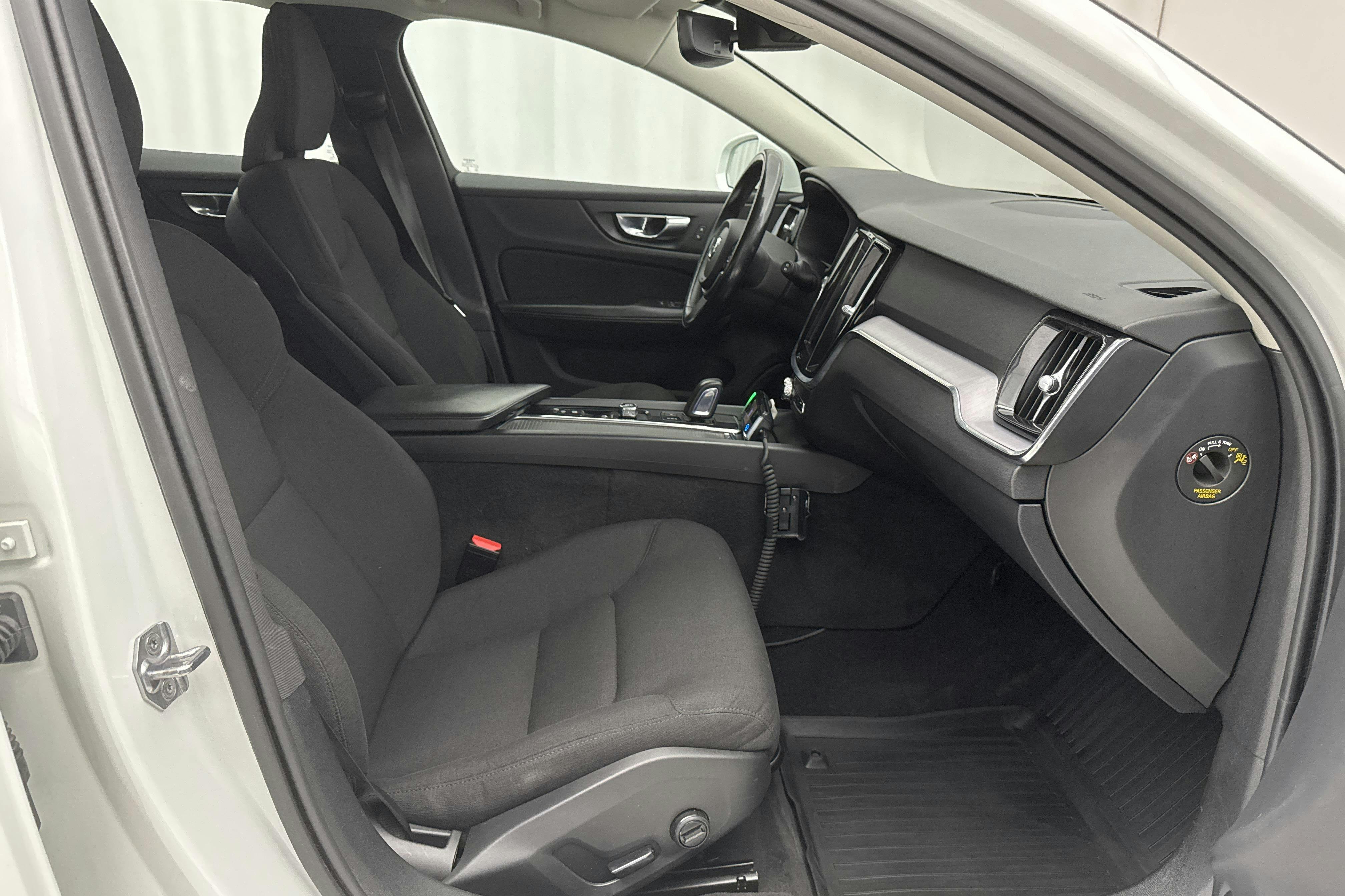 Volvo V60 B4 Mildhybrid, Diesel (197hk) - 126 890 km - Automatic - white - 2021
