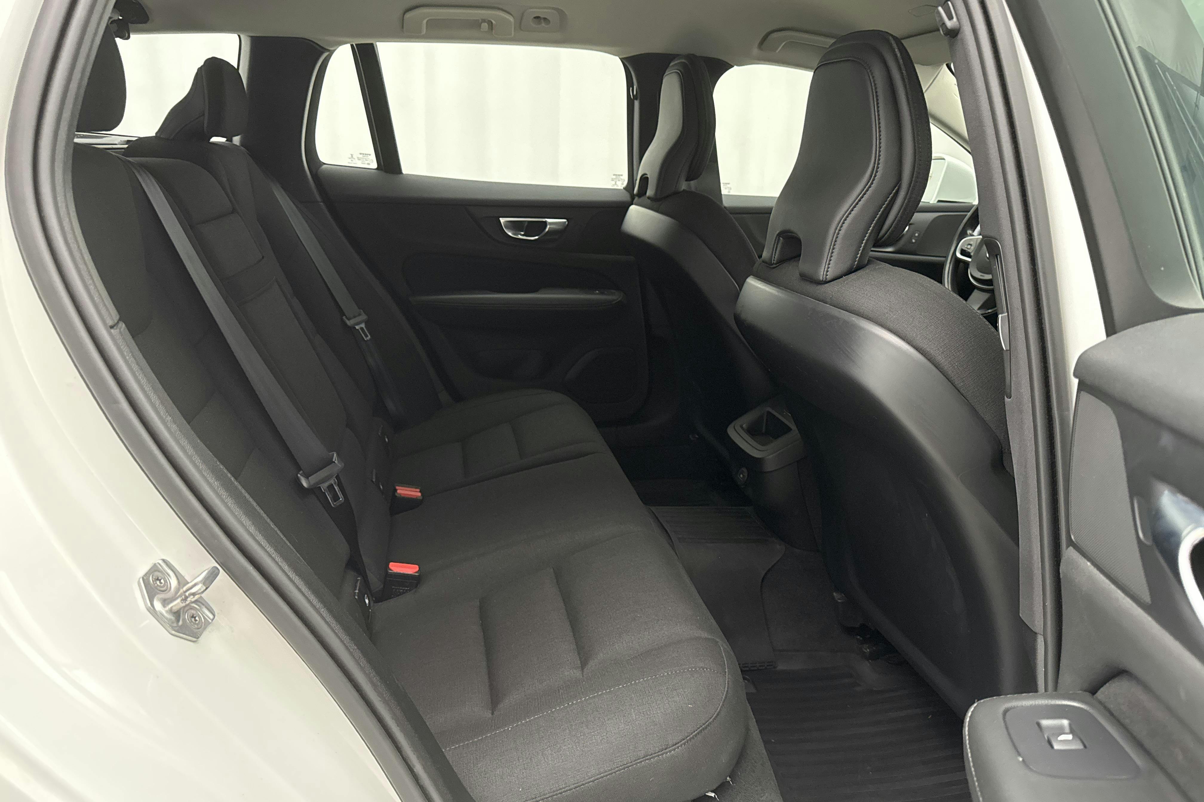 Volvo V60 B4 Mildhybrid, Diesel (197hk) - 126 890 km - Automatic - white - 2021