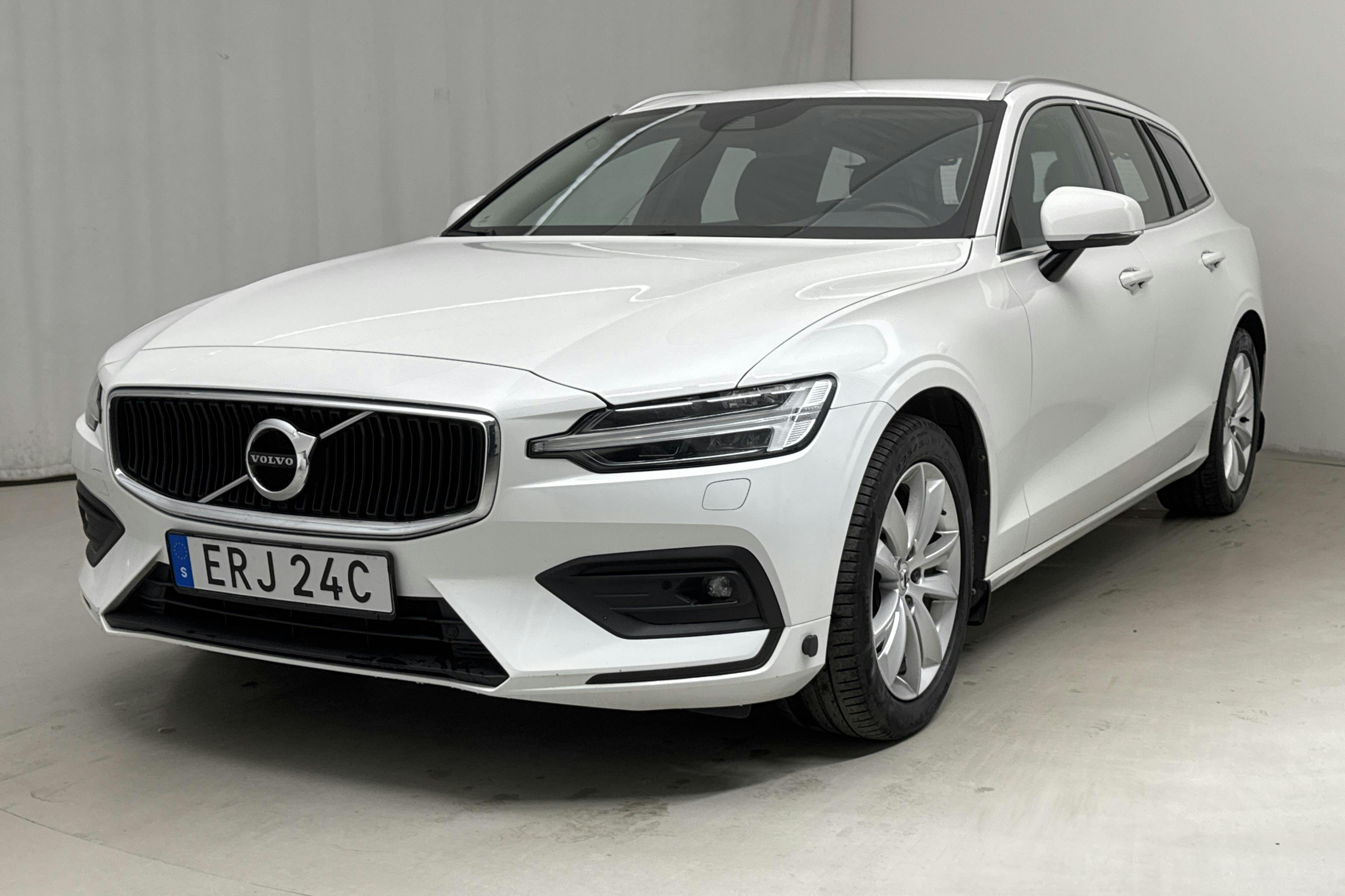 Volvo V60 B4 Mildhybrid, Diesel (197hk) - 126 890 km - Automatic - white - 2021