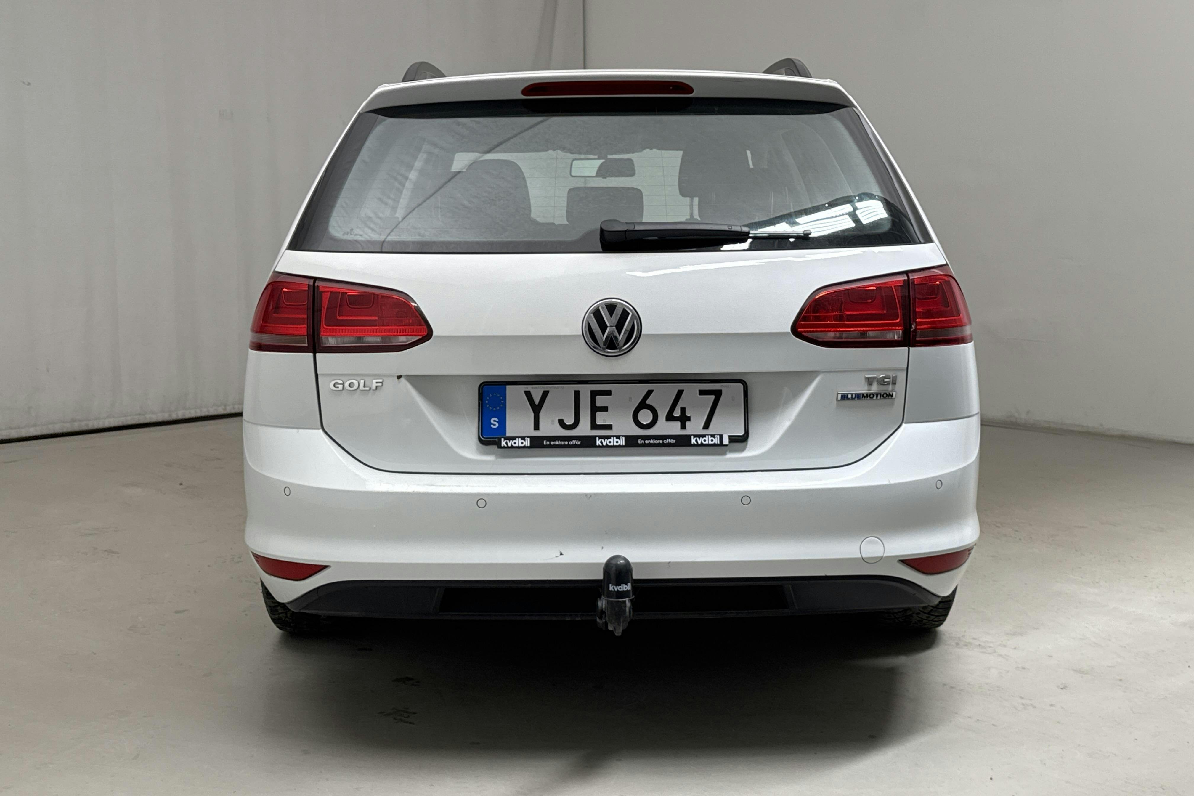 VW Golf VII 1.4 TGI BlueMotion Sportscombi (110hk) - 12 280 mil - Automat - vit - 2017