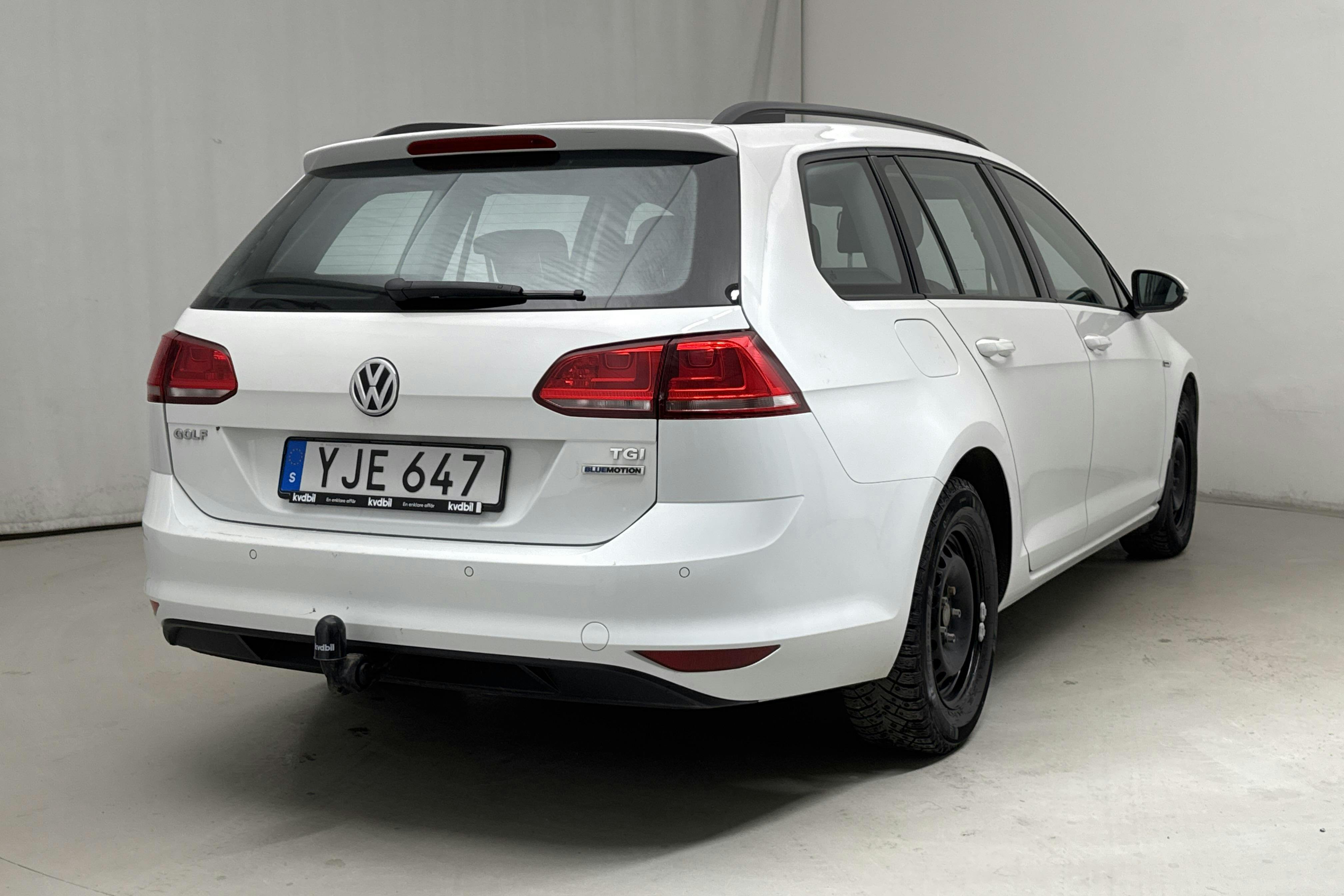 VW Golf VII 1.4 TGI BlueMotion Sportscombi (110hk) - 12 280 mil - Automat - vit - 2017