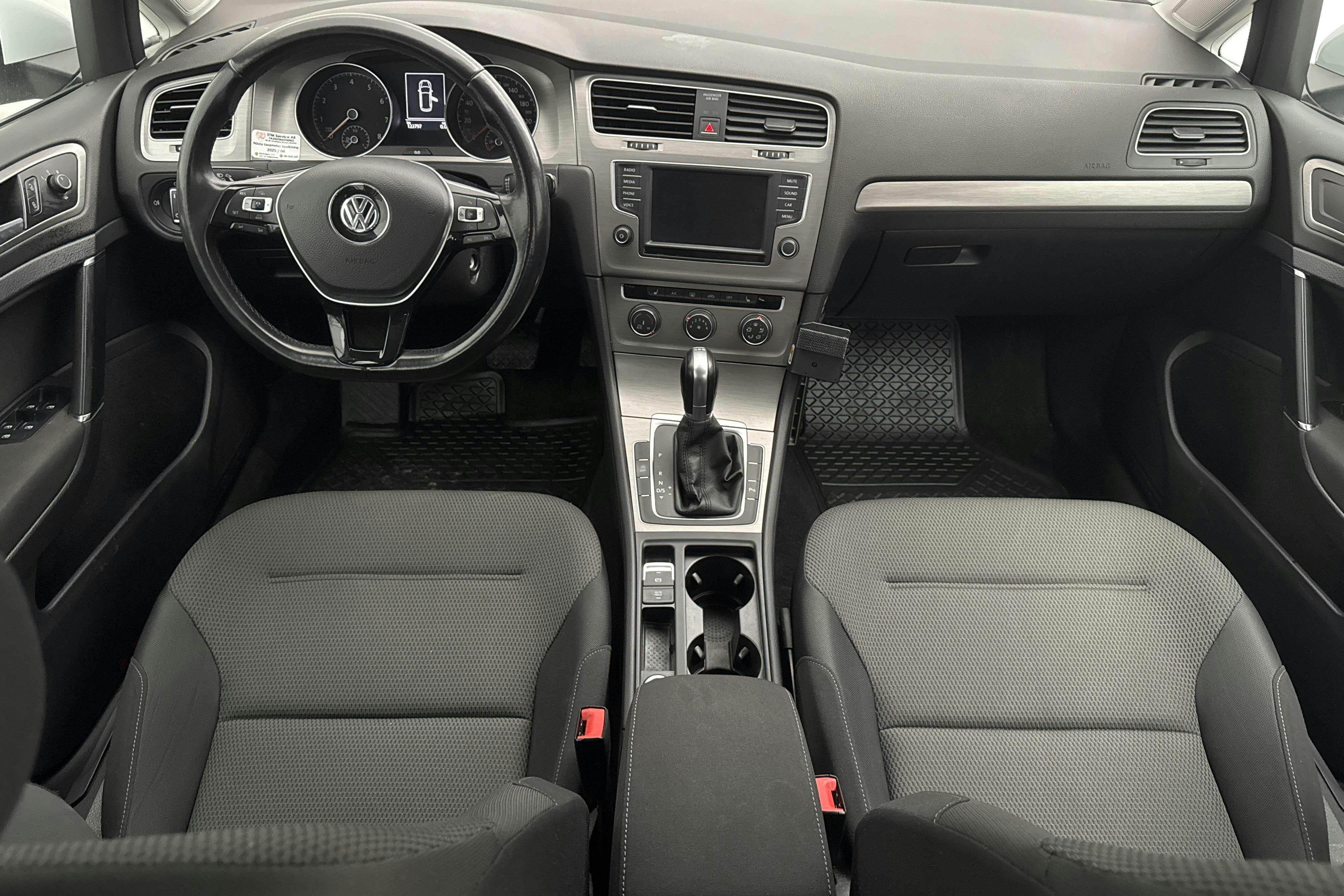 VW Golf VII 1.4 TGI BlueMotion Sportscombi (110hk) - 12 280 mil - Automat - vit - 2017