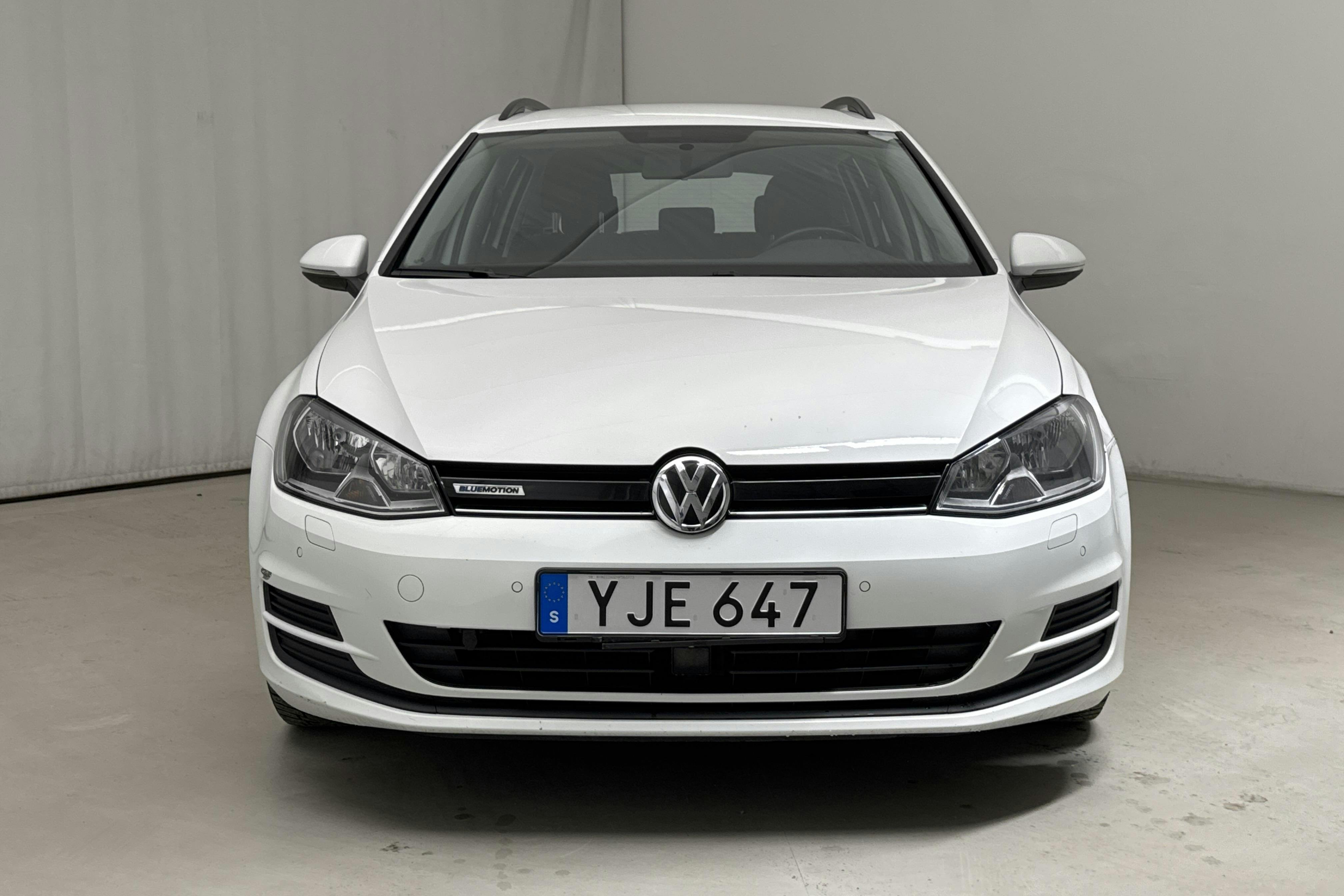 VW Golf VII 1.4 TGI BlueMotion Sportscombi (110hk) - 12 280 mil - Automat - vit - 2017