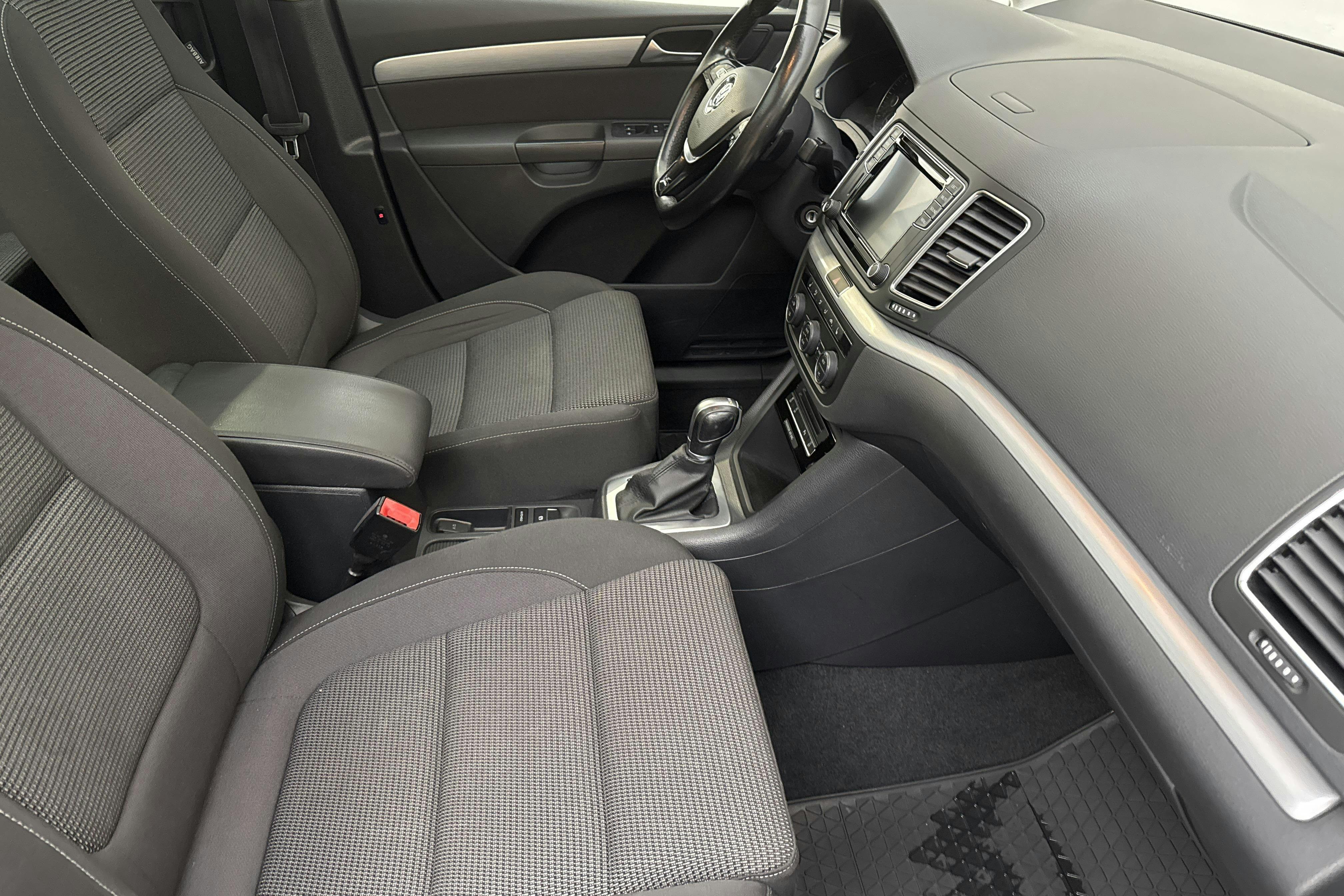 VW Sharan 2.0 TDI (150hk) - 284 000 km - Automatyczna - czarny - 2017