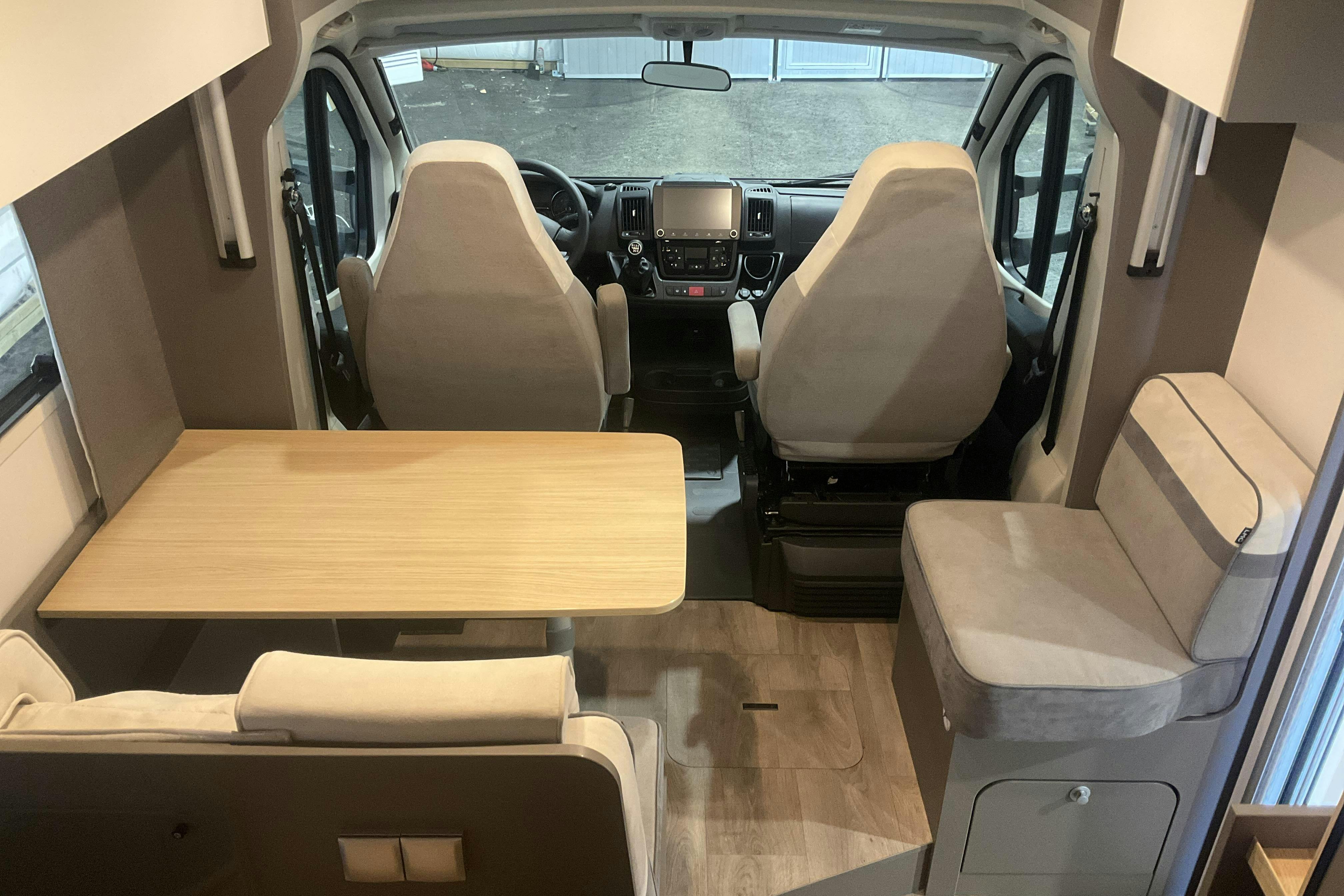 Citroen LMC TOURER Lift H730 Husbil - 22 710 km - Manualna - biały - 2023