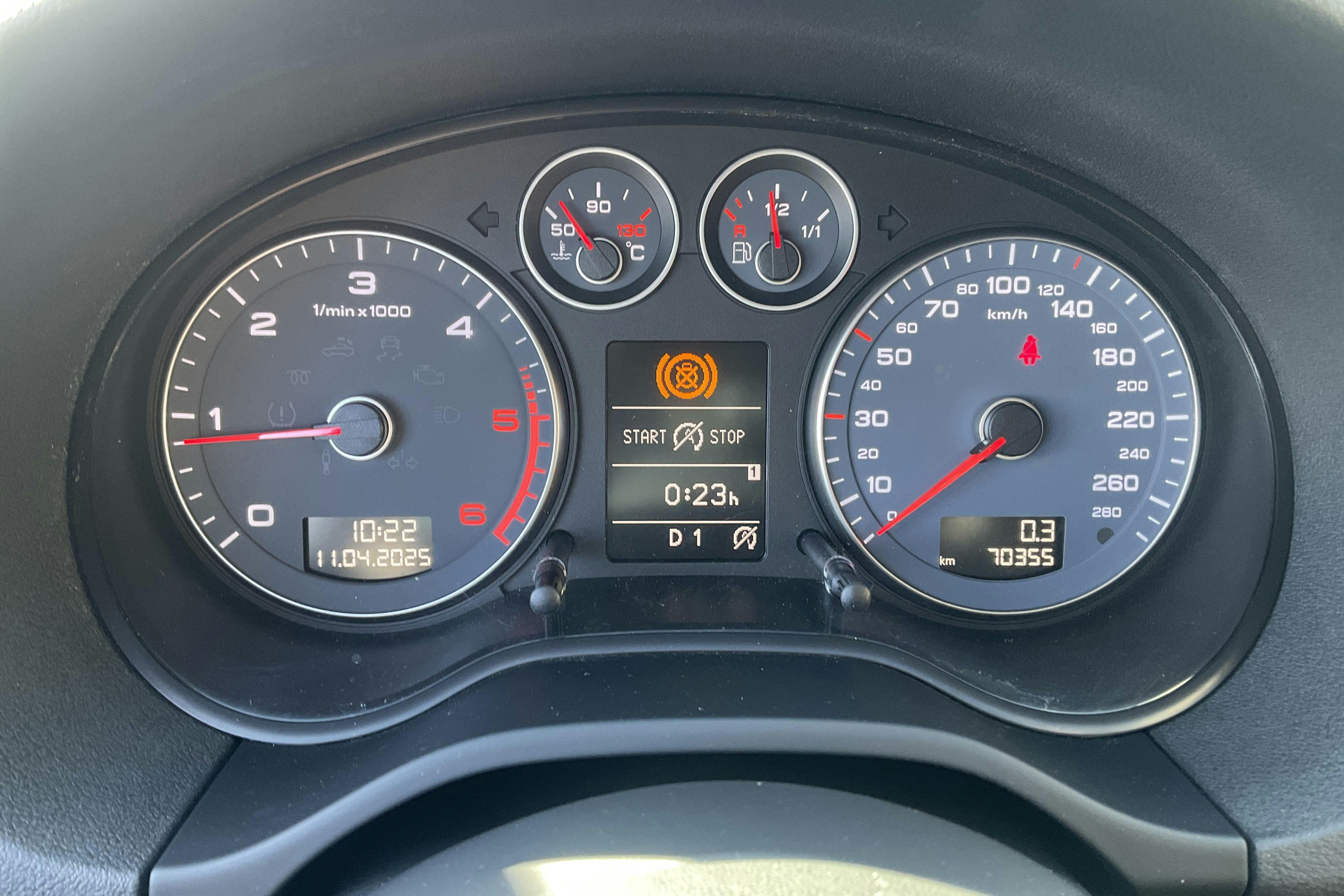 Audi A3 1.6 TDI Sportback (105hk) - 7 035 mil - Automat - röd - 2013