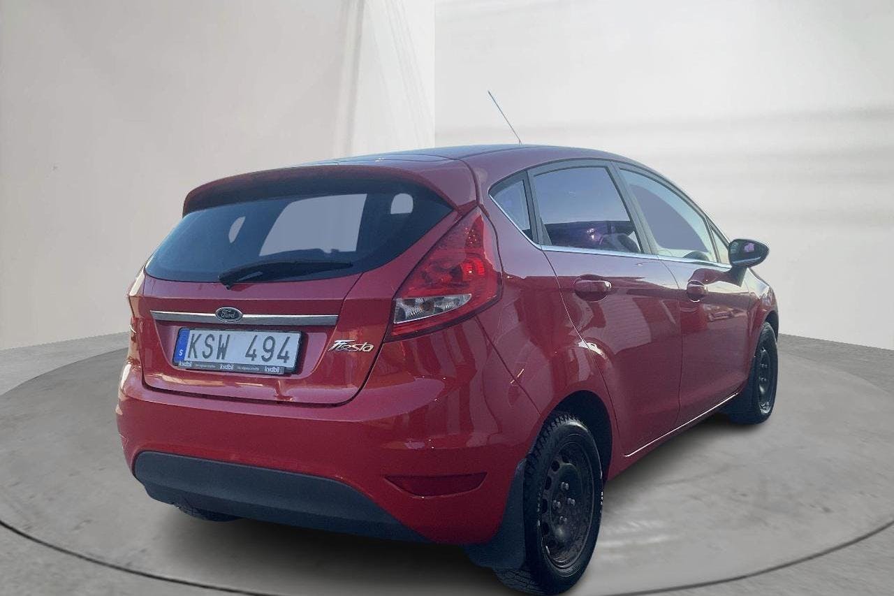 Ford Fiesta 1.25 5dr (82hk) - 17 057 mil - Manuell - röd - 2010