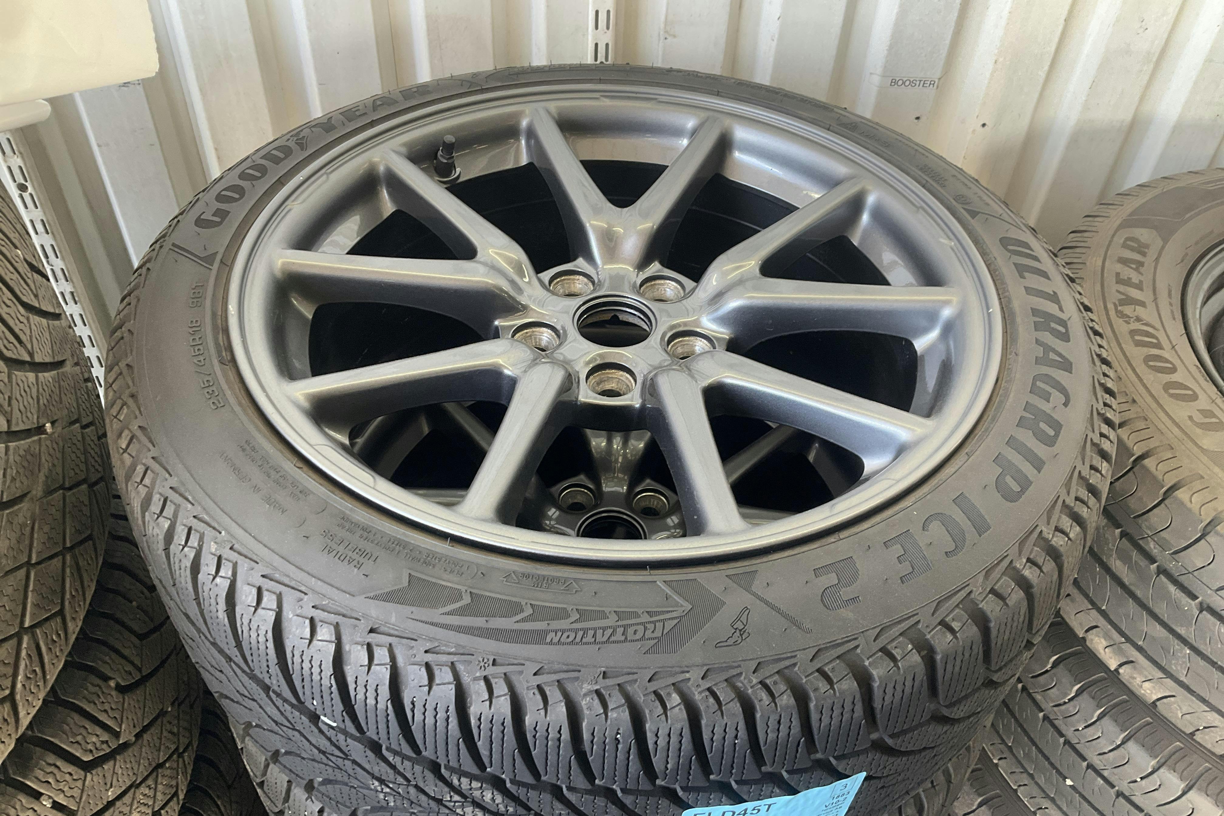 Tesla Model 3 Long Range Dual Motor AWD - 157 570 km - Automaattinen - harmaa - 2020