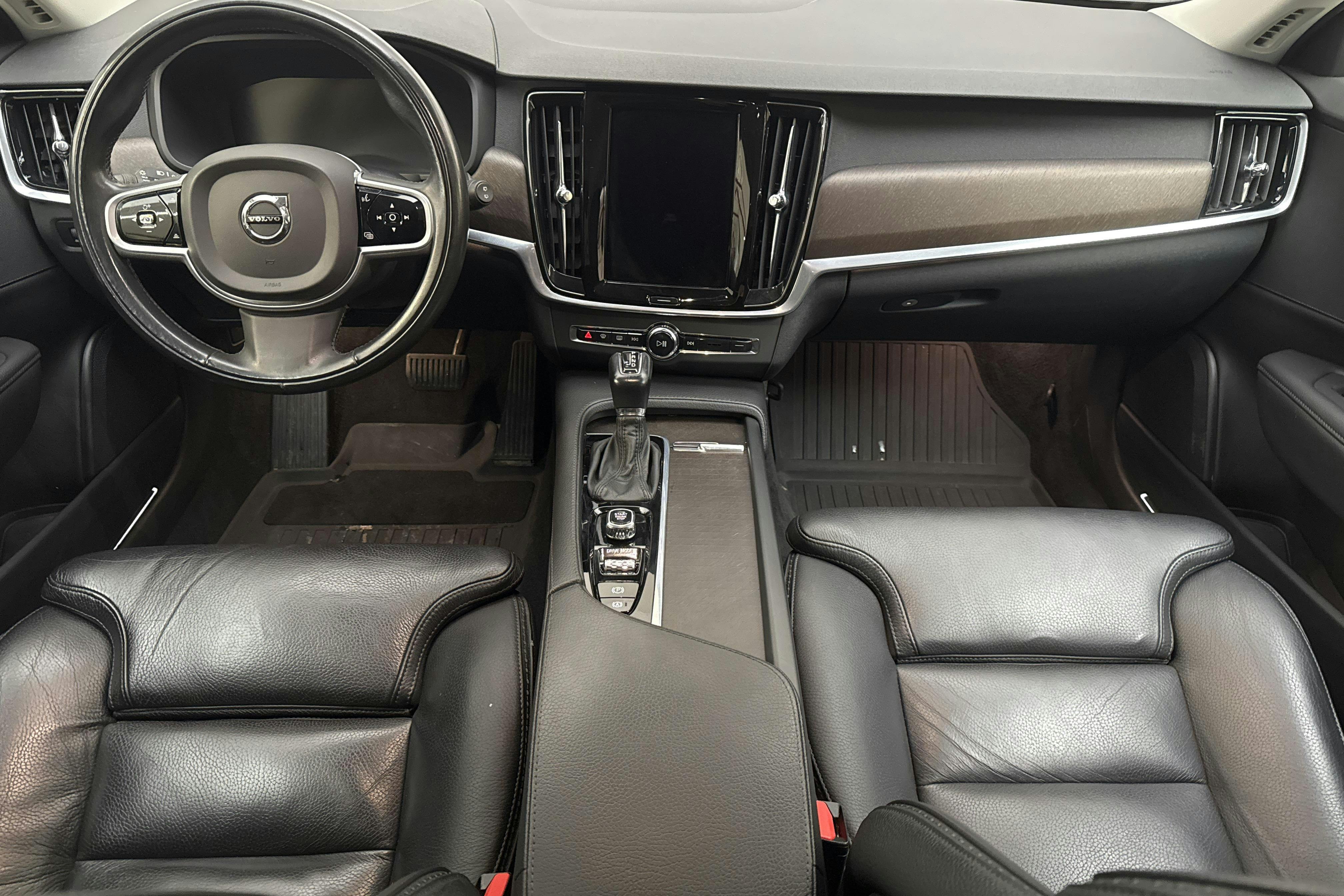 Volvo V90 D4 Cross Country AWD (190hk) - 16 621 mil - Automat - silver - 2020