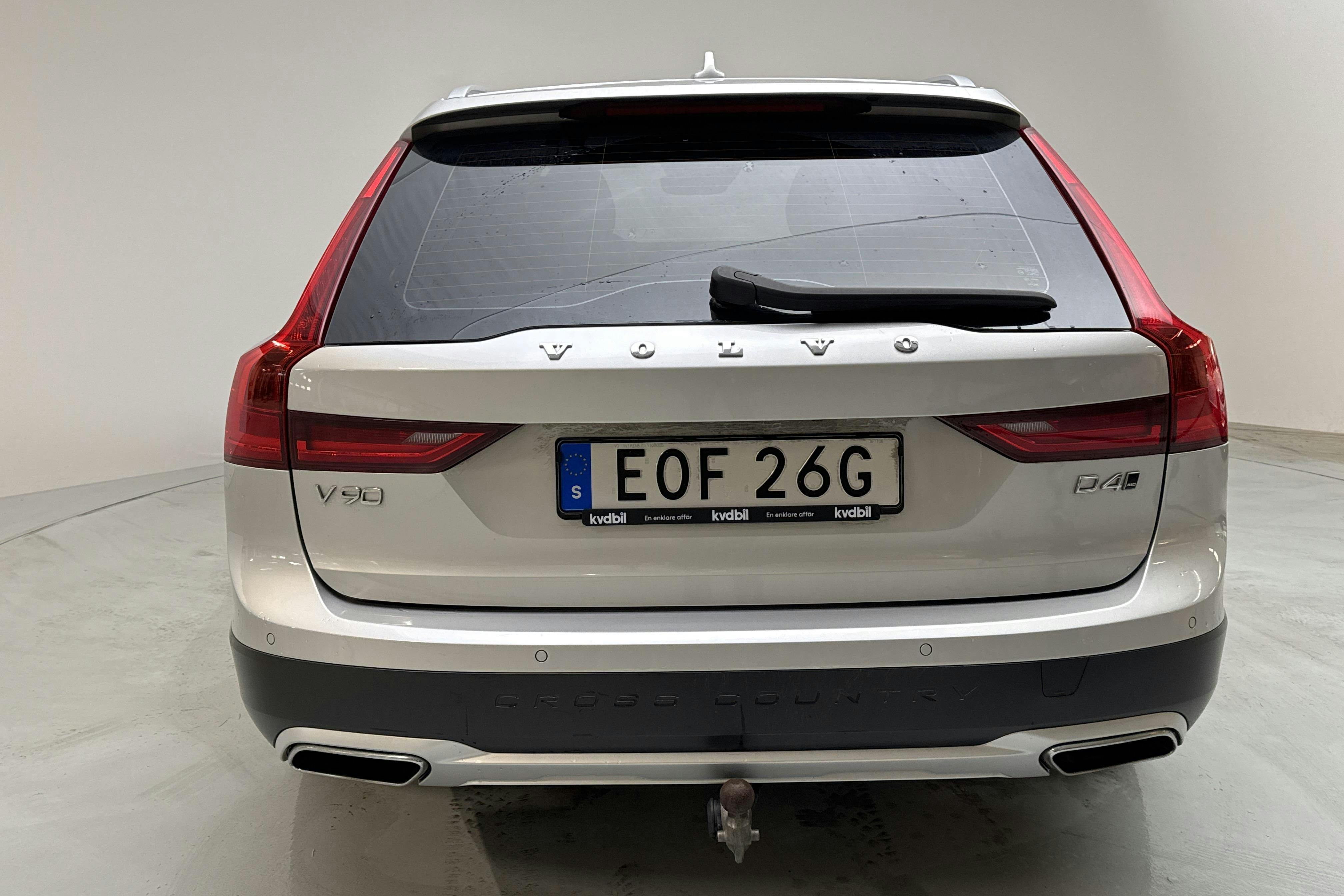 Volvo V90 D4 Cross Country AWD (190hk) - 16 621 mil - Automat - silver - 2020