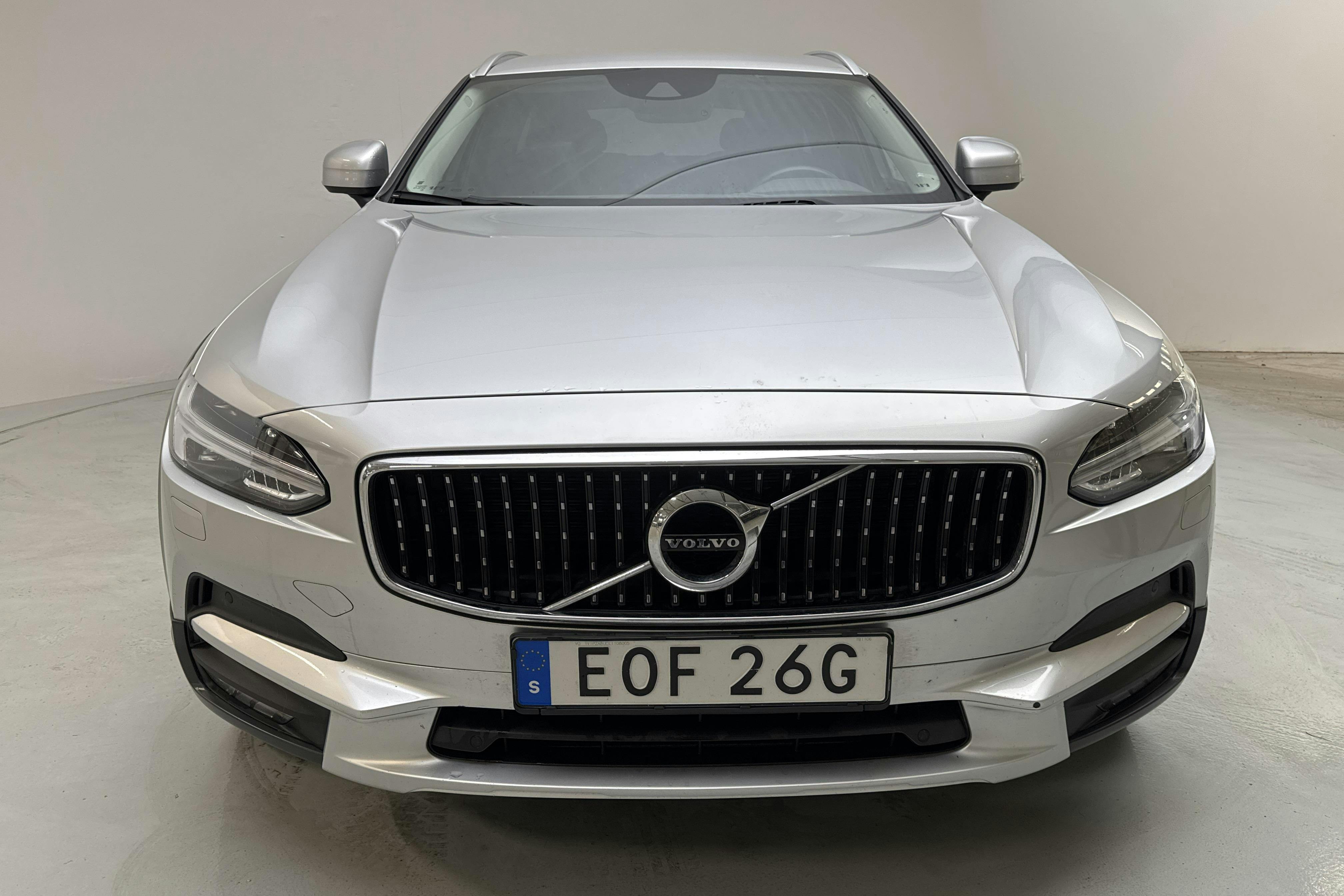 Volvo V90 D4 Cross Country AWD (190hk) - 16 621 mil - Automat - silver - 2020