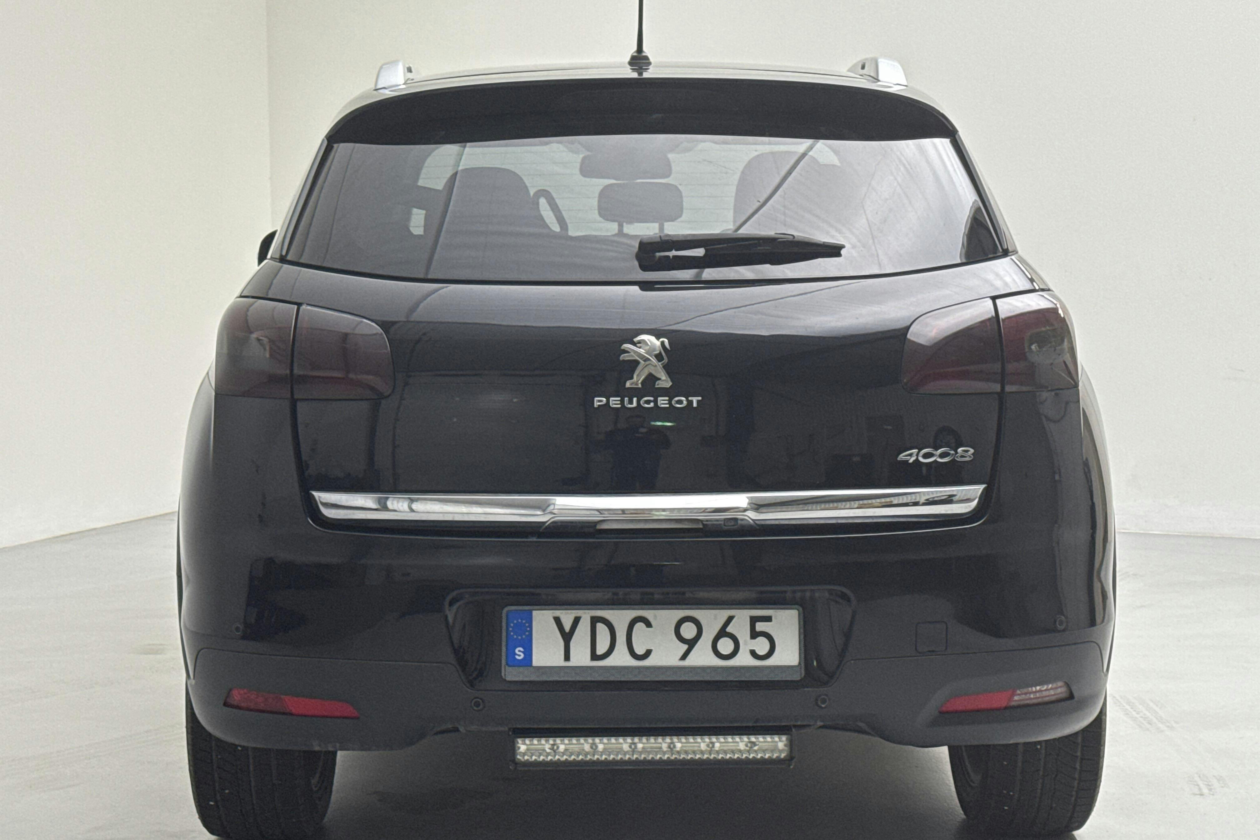 Peugeot 4008 e-Hdi (115hk) - 14 171 mil - Manuell - svart - 2016