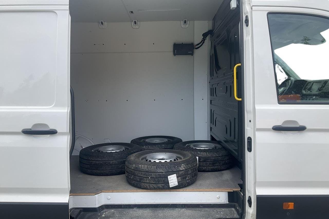 VW Crafter 35 2.0 TDI Skåp 4Motion (177hk) - 39 070 km - Manual - white - 2019